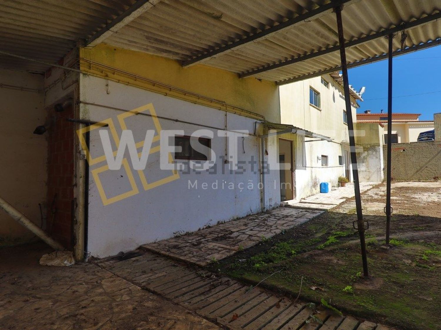 小楼房或独栋别墅出售在Venda do Pinheiro e Santo Estêvão das Galés - 外立面