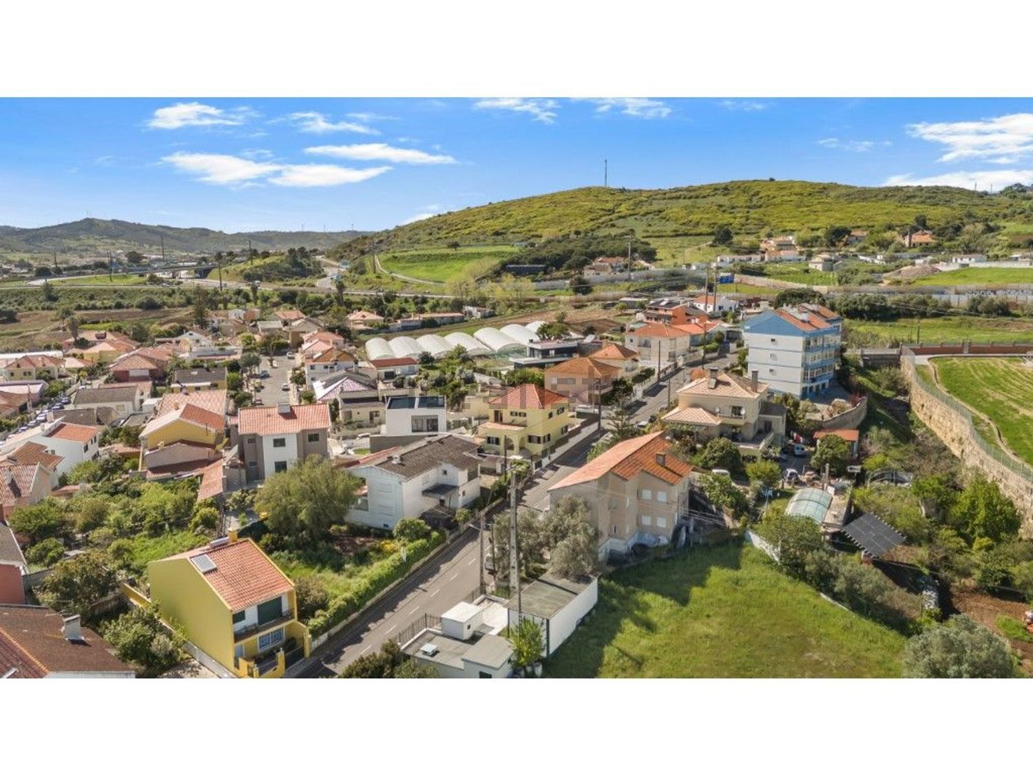 小楼房或独栋别墅出售在Rua da Liberdade - 视线