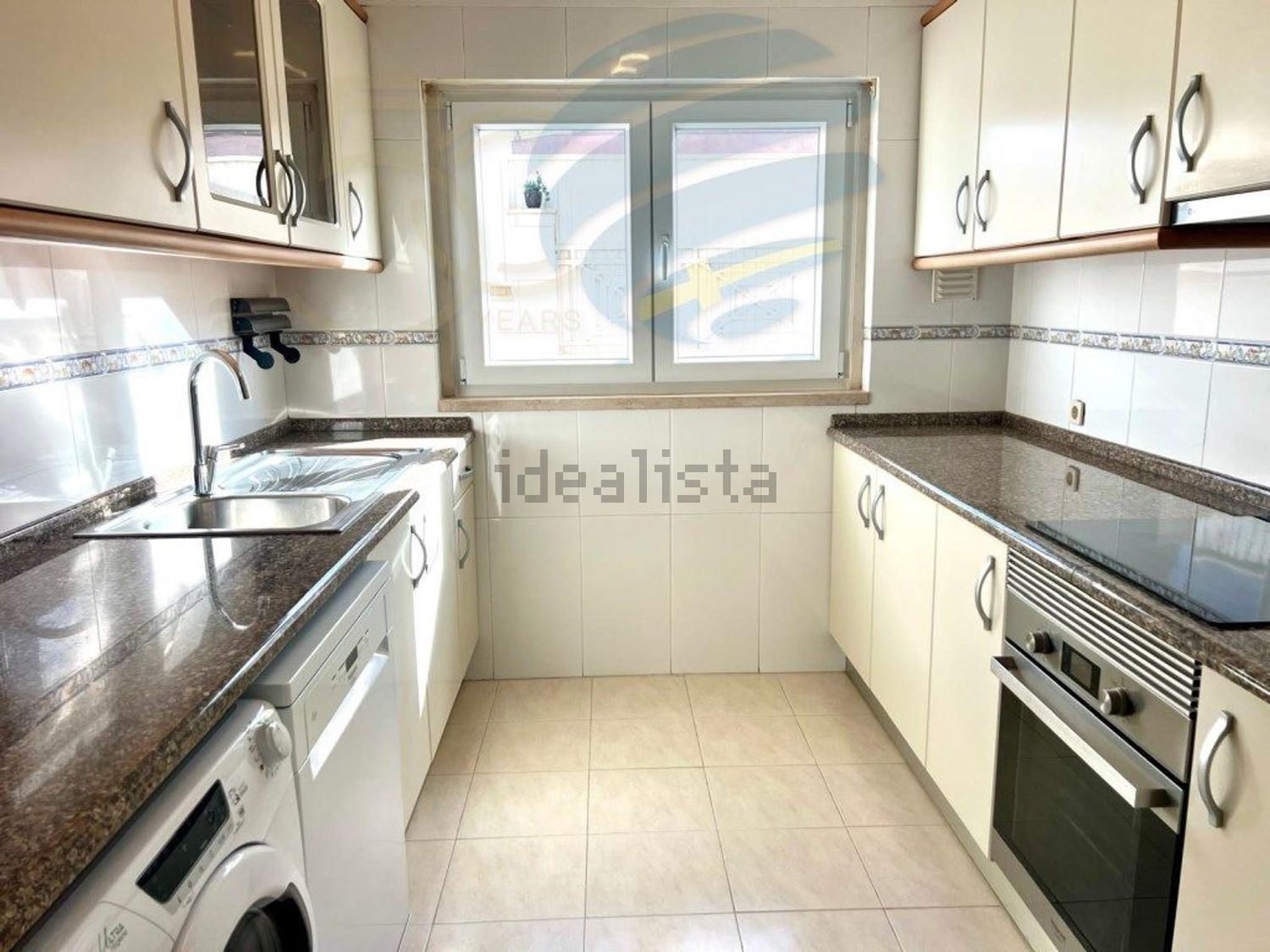 出租小楼房或独栋别墅在Talaíde - 厨房