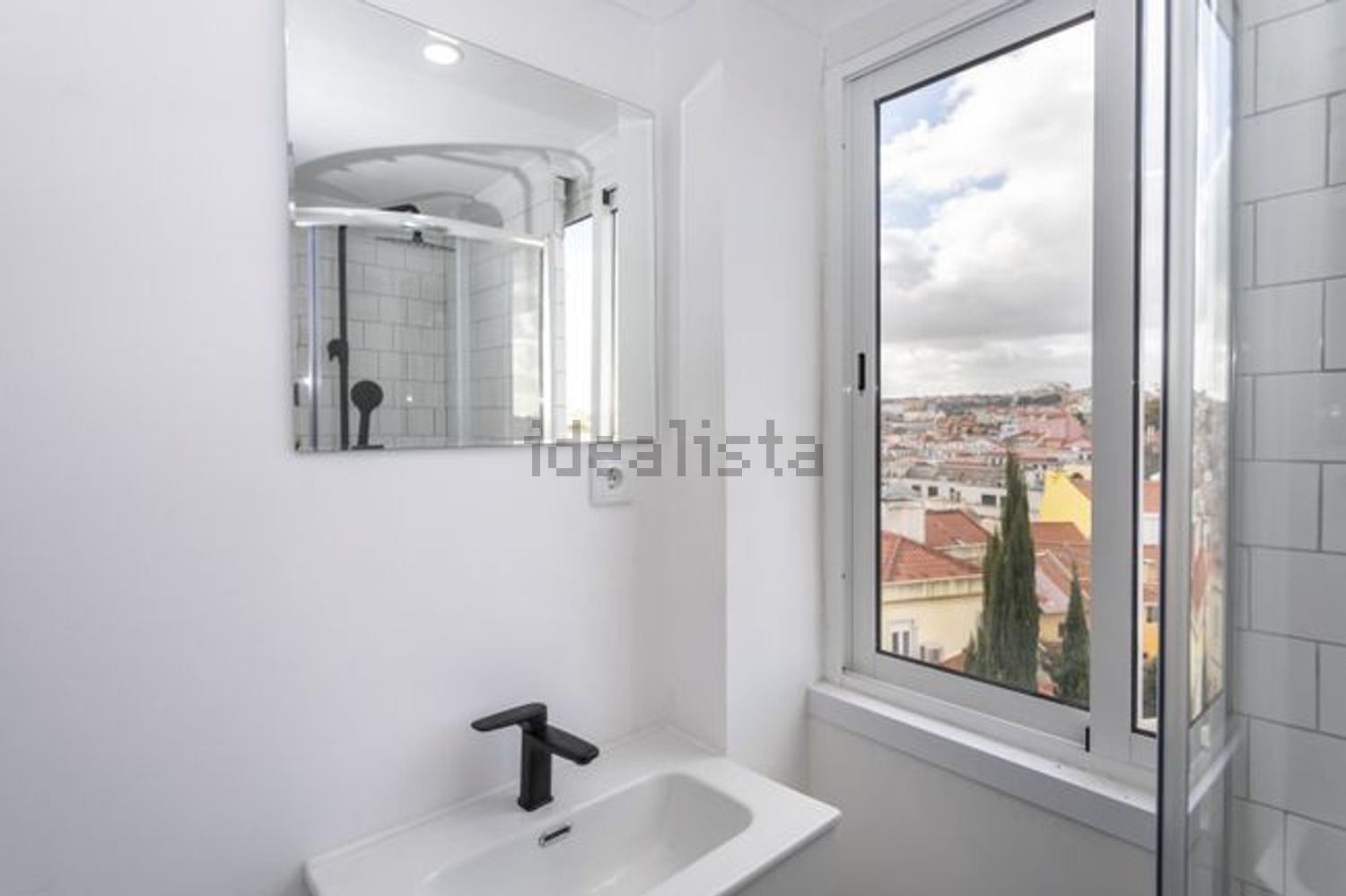 公寓 t2出售在Largo das Olarias s/n - 卫生间