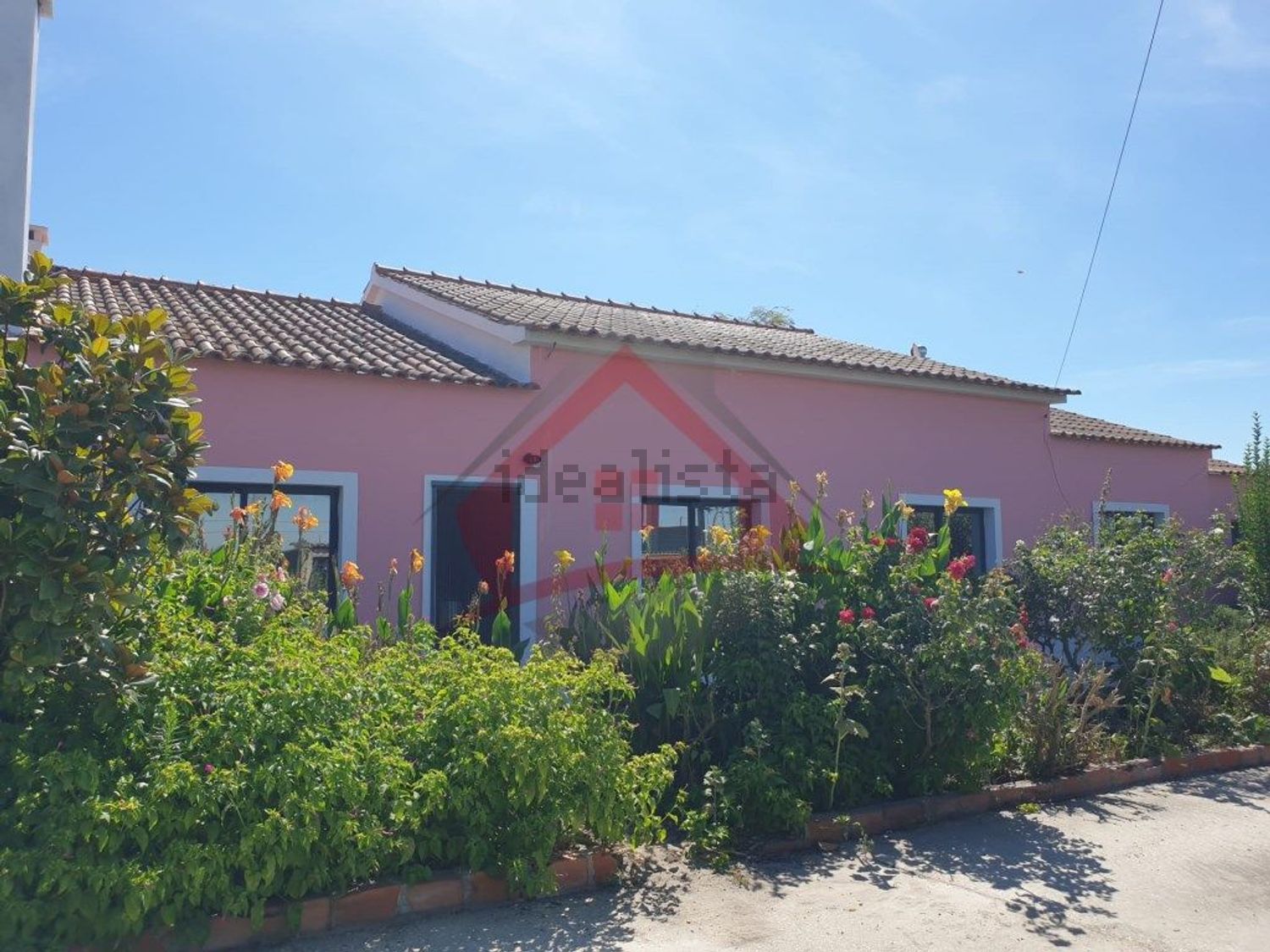 庄园出售在Largo da Fonte - 外立面