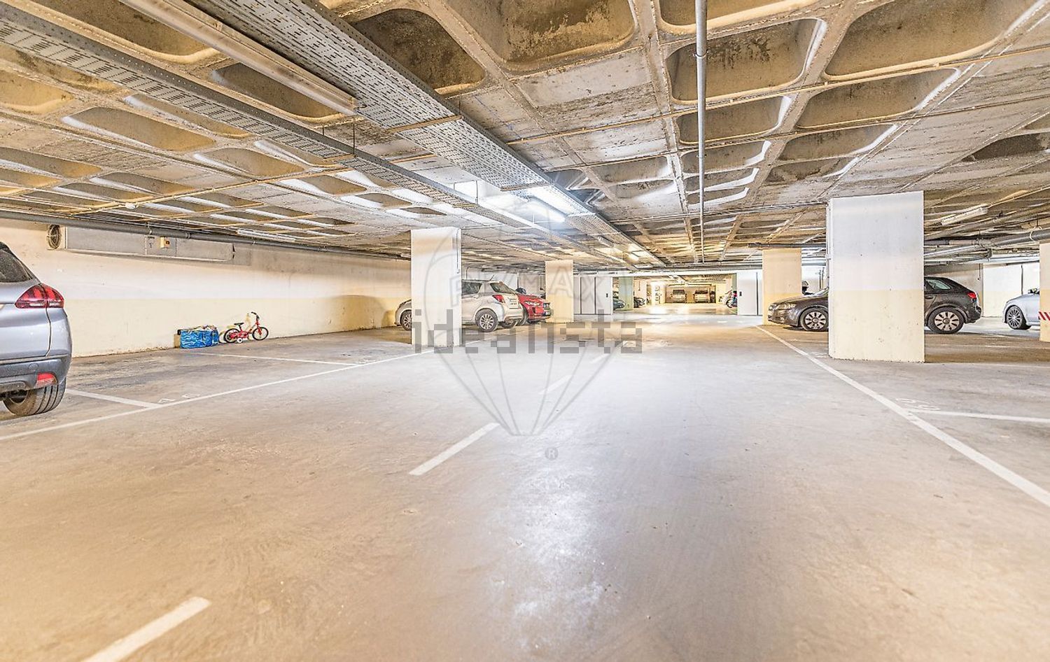 出租公寓 t2在Rua Álvaro Benamor - 停车位