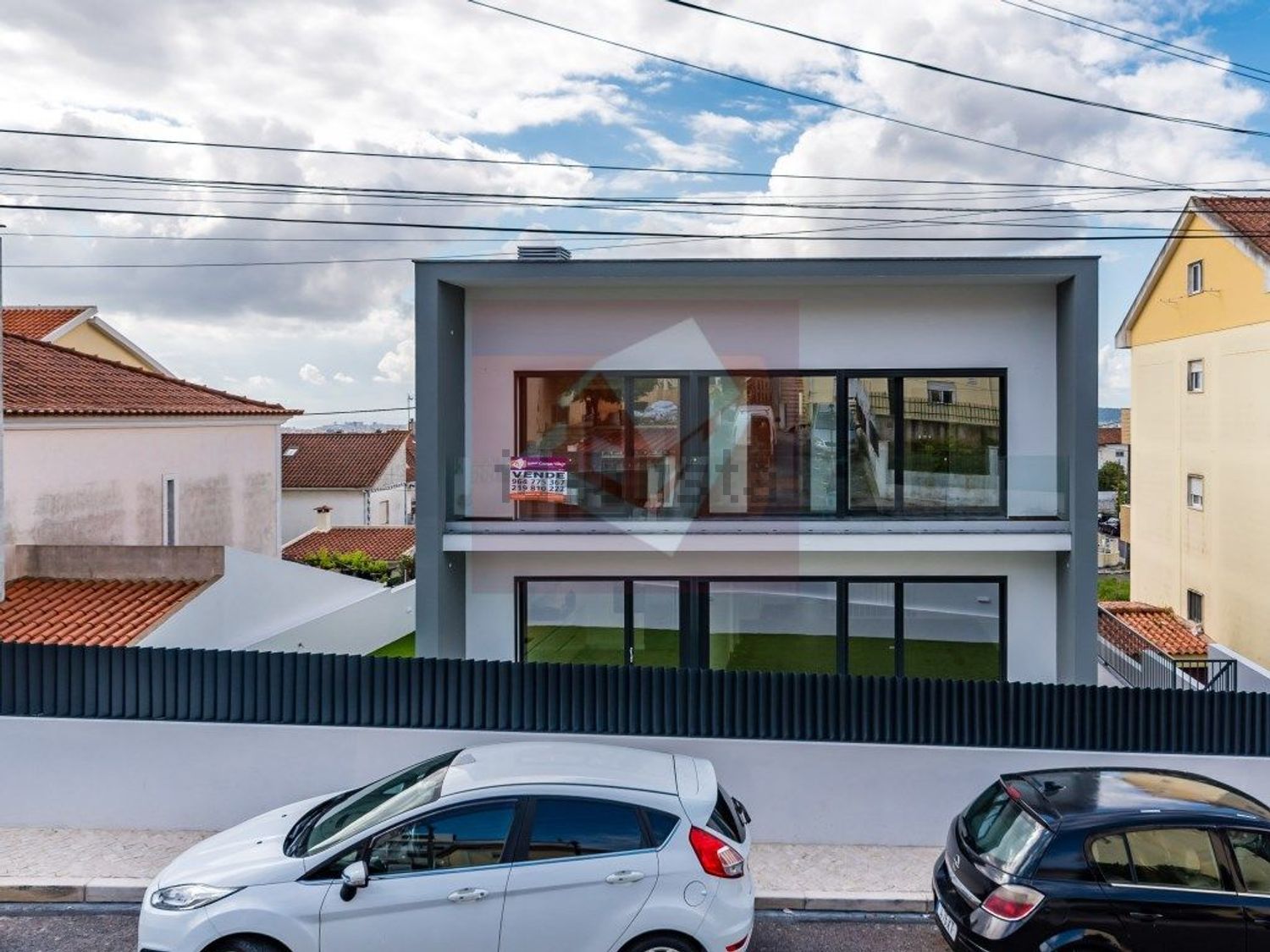 小楼房或独栋别墅出售在Pontinha e Famões - 外立面