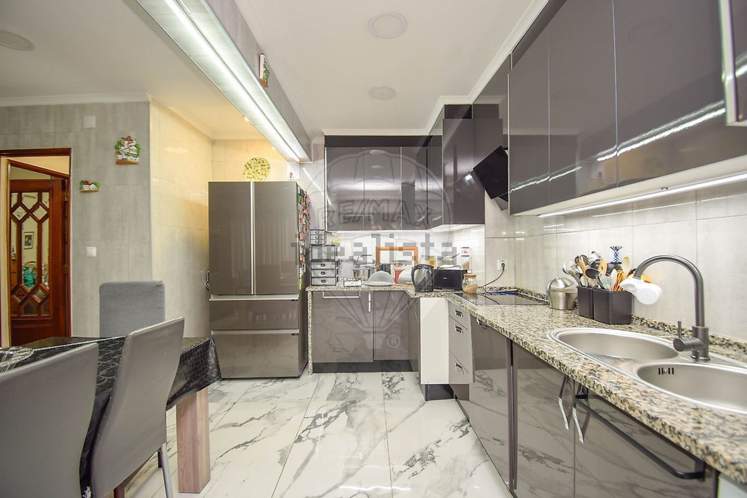 公寓 t3出售在Rua Doutor Jaime Cortesão - 厨房