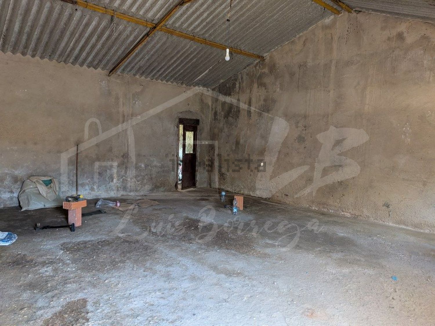 小楼房或独栋别墅出售在Rua do Sobrado Velho, 1 - 储藏室