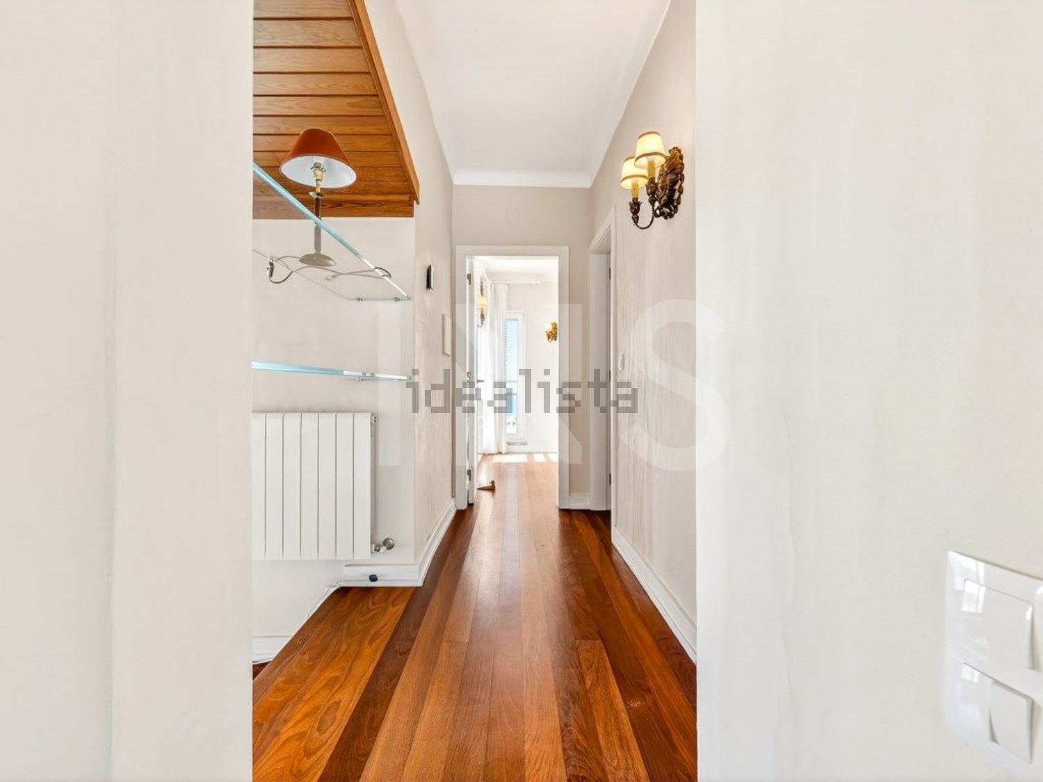 小楼房或独栋别墅出售在Rua do Beco - 过道