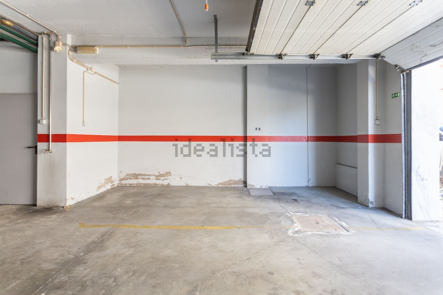 出租公寓 t2在Rua José Afonso, 4 - 停车位