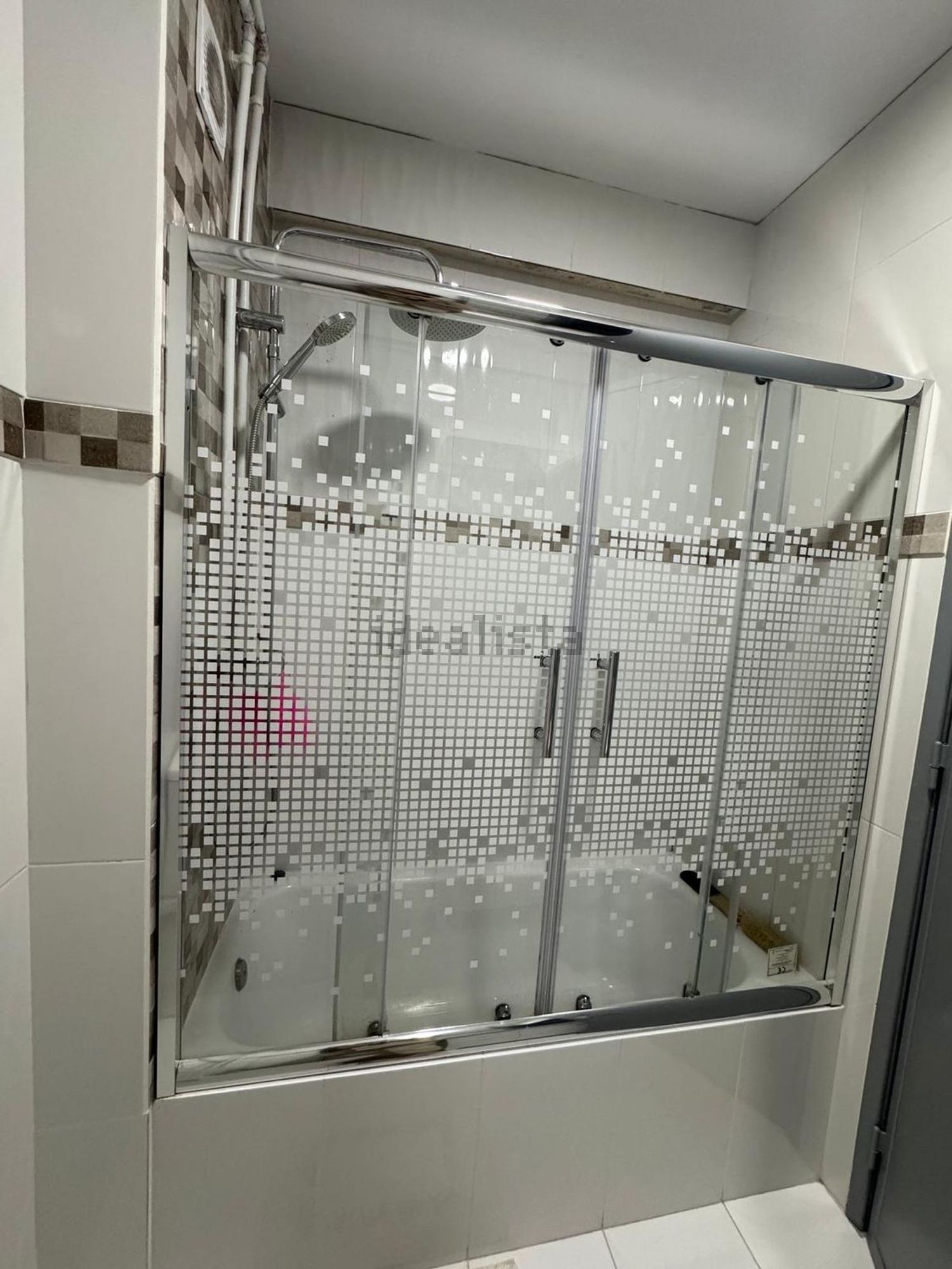 出租房间在Avenida São José, 14 - 卫生间