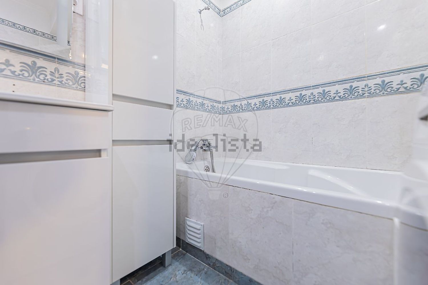 公寓 t4出售在Rua Fernando Pessoa - 卫生间