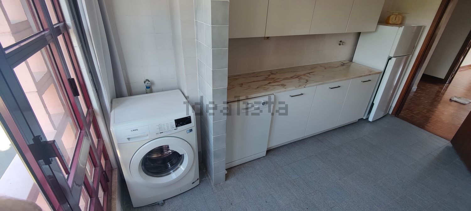 出租公寓 t2在Rua Professor Eduardo Cortesão, 20 - 厨房