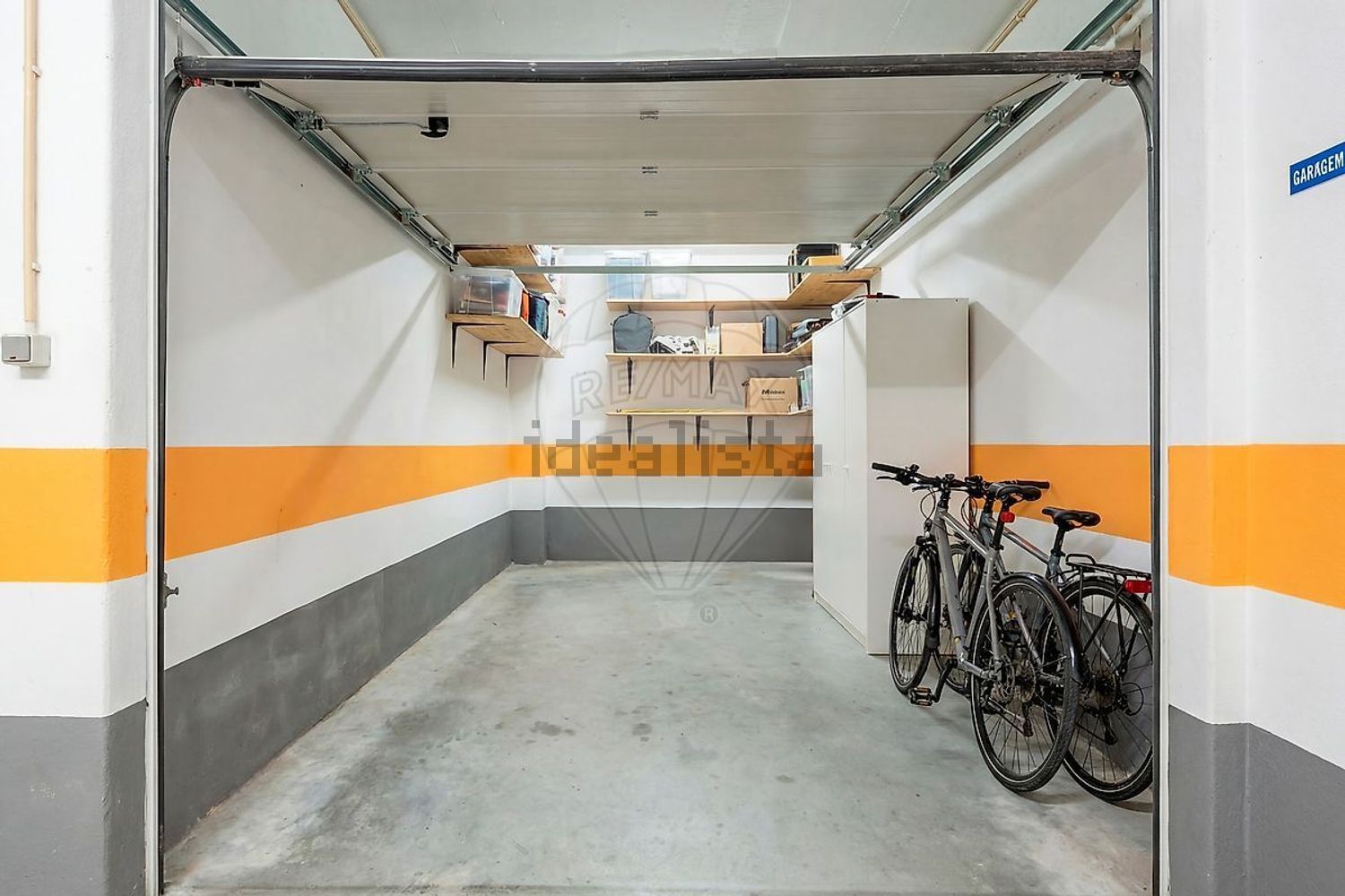 公寓 t4出售在Rua Amália Rodrigues - 停车位