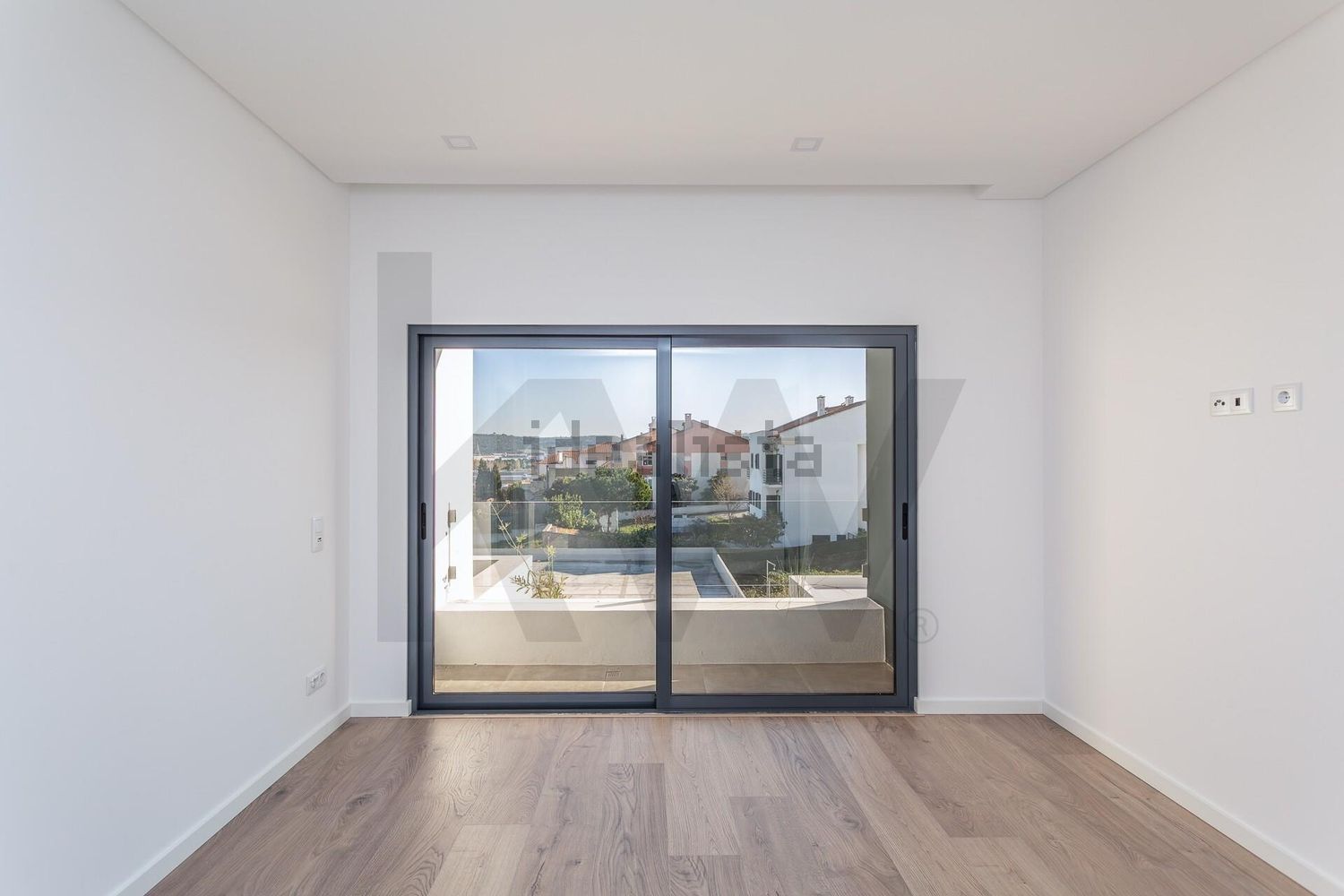 双拼别墅出售在Rua Marechal Craveiro Lopes s/n - 照片