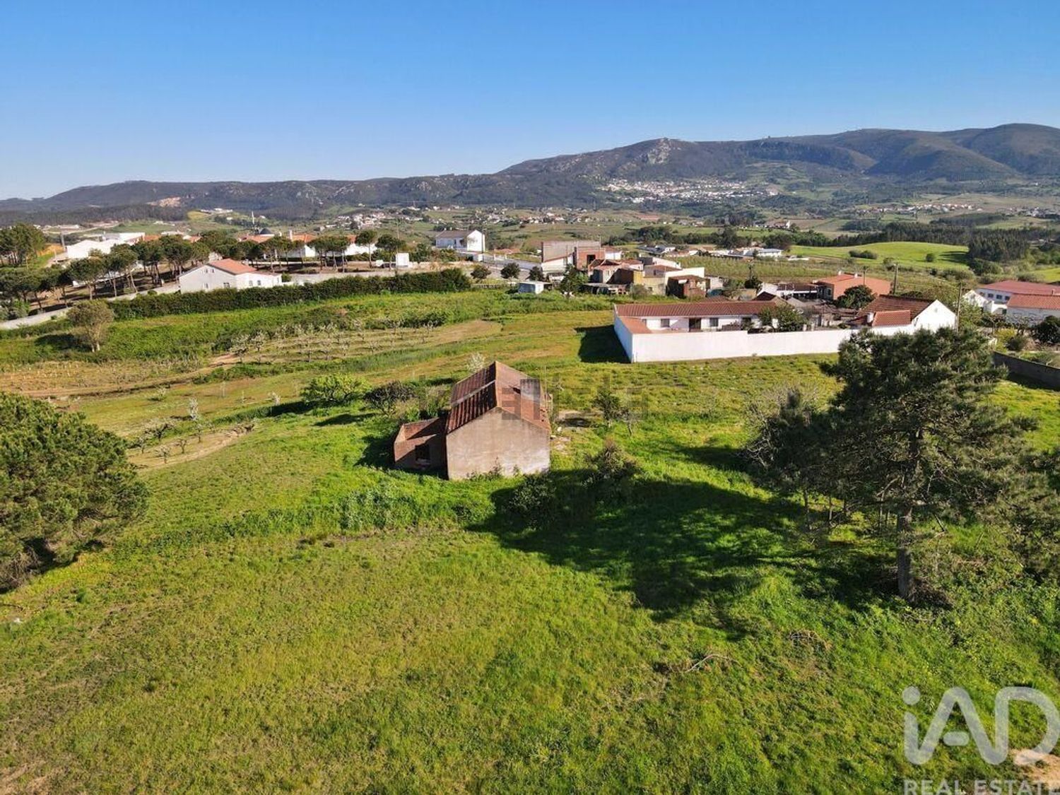 小楼房或独栋别墅出售在Lamas e Cercal - 视线