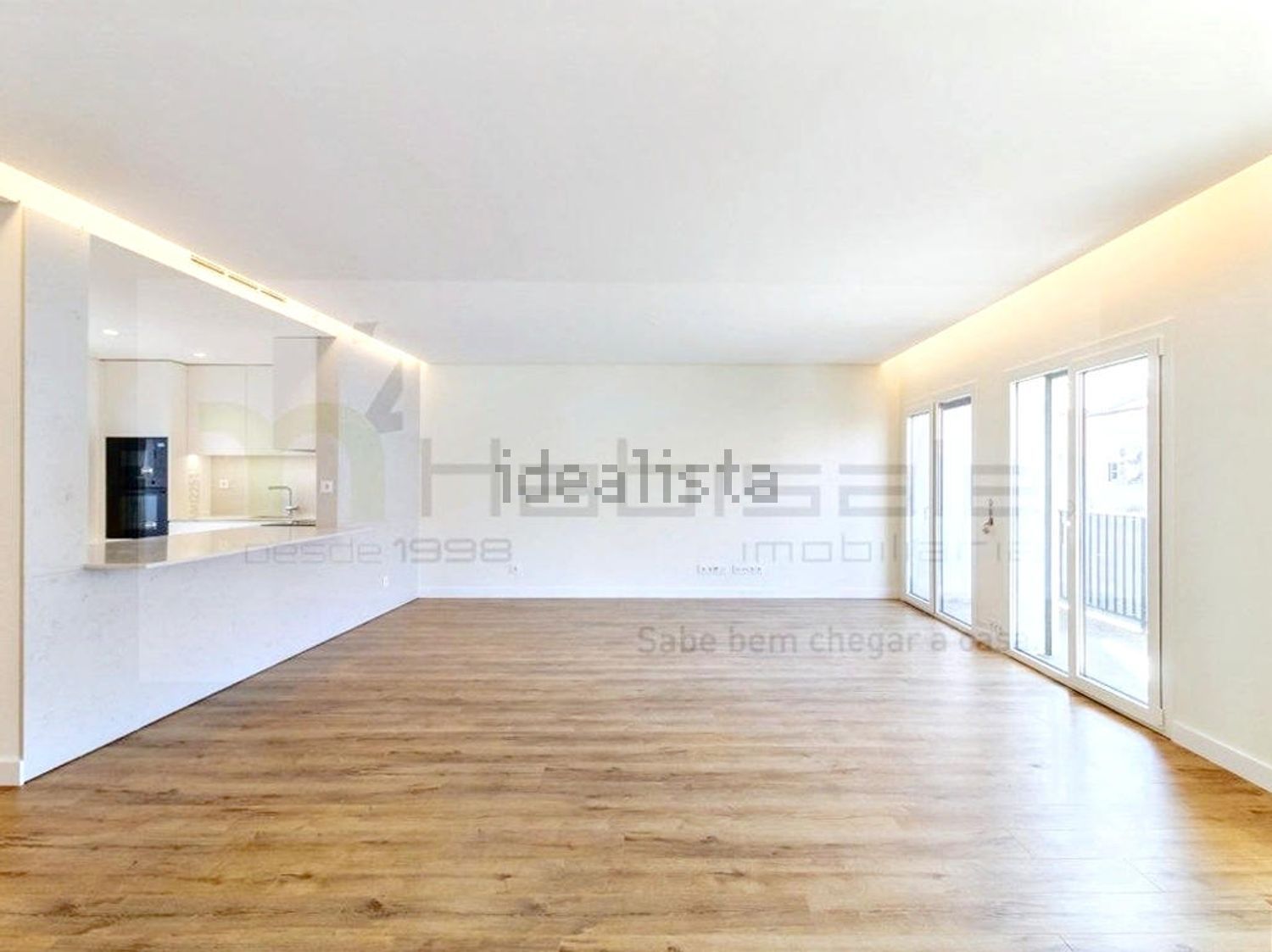 联排别墅出售在Rua Almirante Gago Coutinho, 58 a - 居住