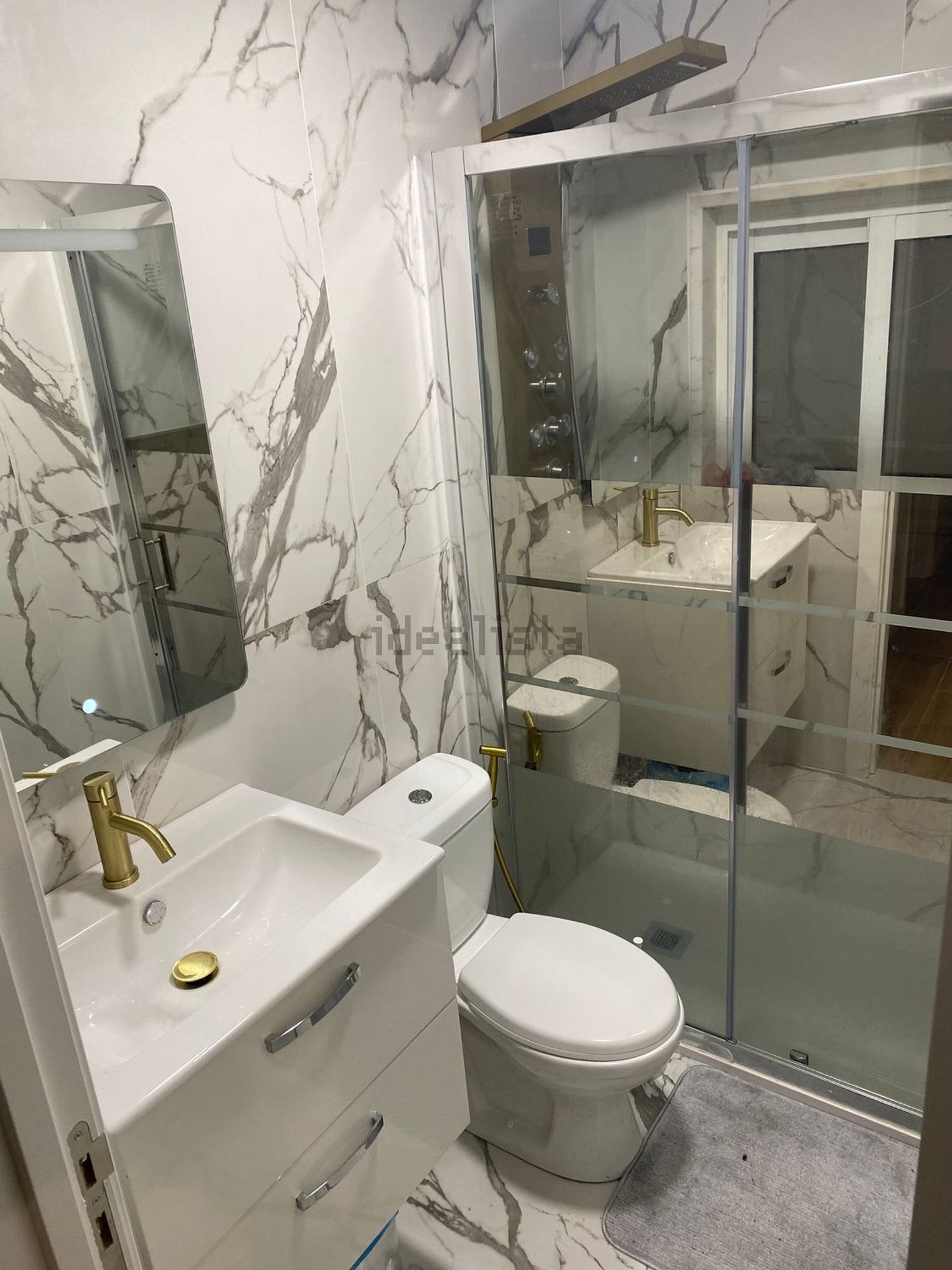 出租房间在Avenida Miguel Bombarda, 70 - 卫生间