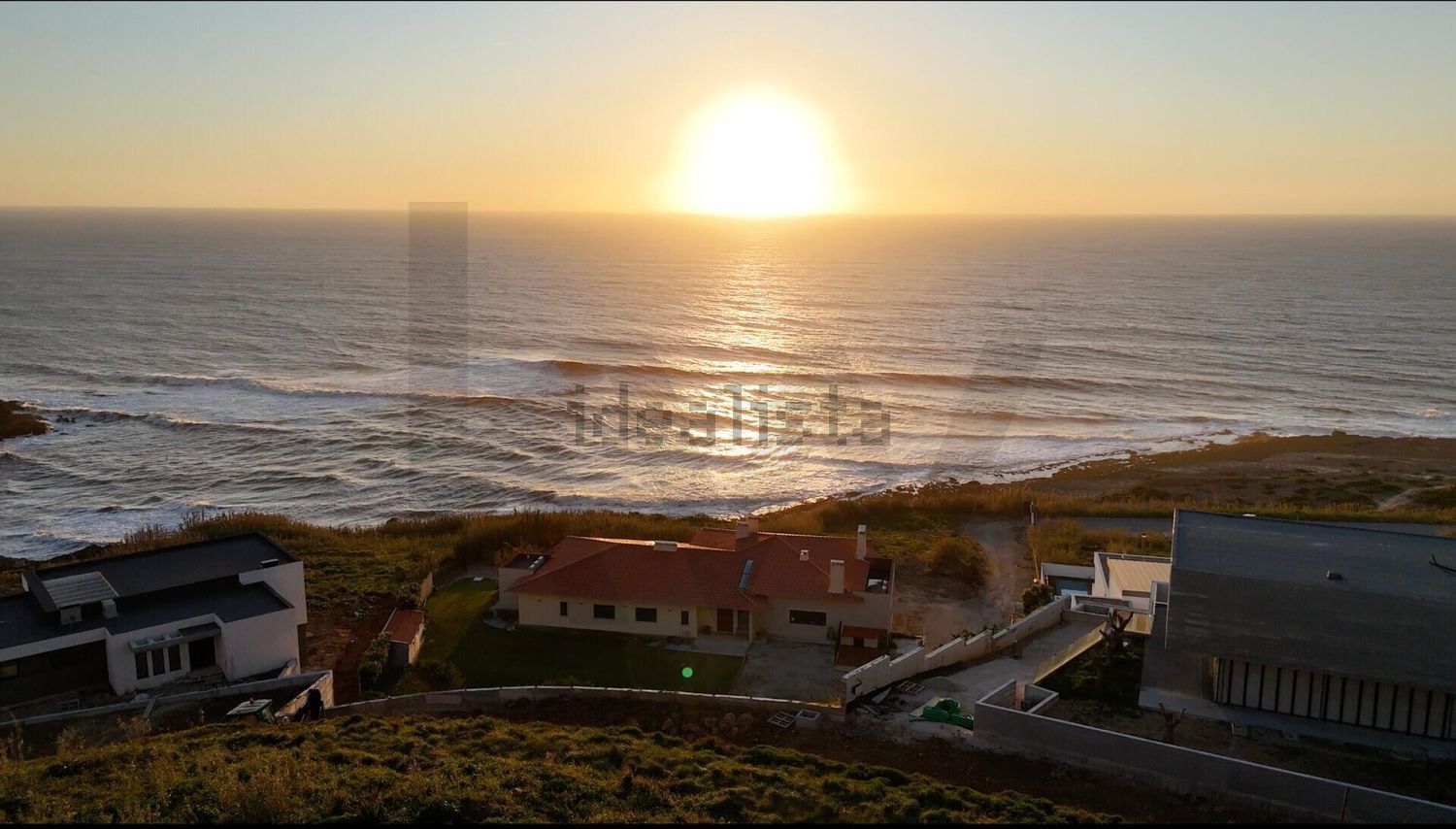 小楼房或独栋别墅出售在Rua das Salemas s/n - 视线