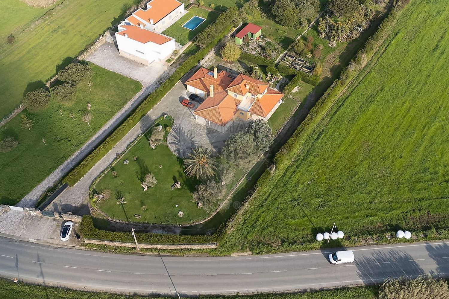 小楼房或独栋别墅出售在Rua das Macieiras - 外立面