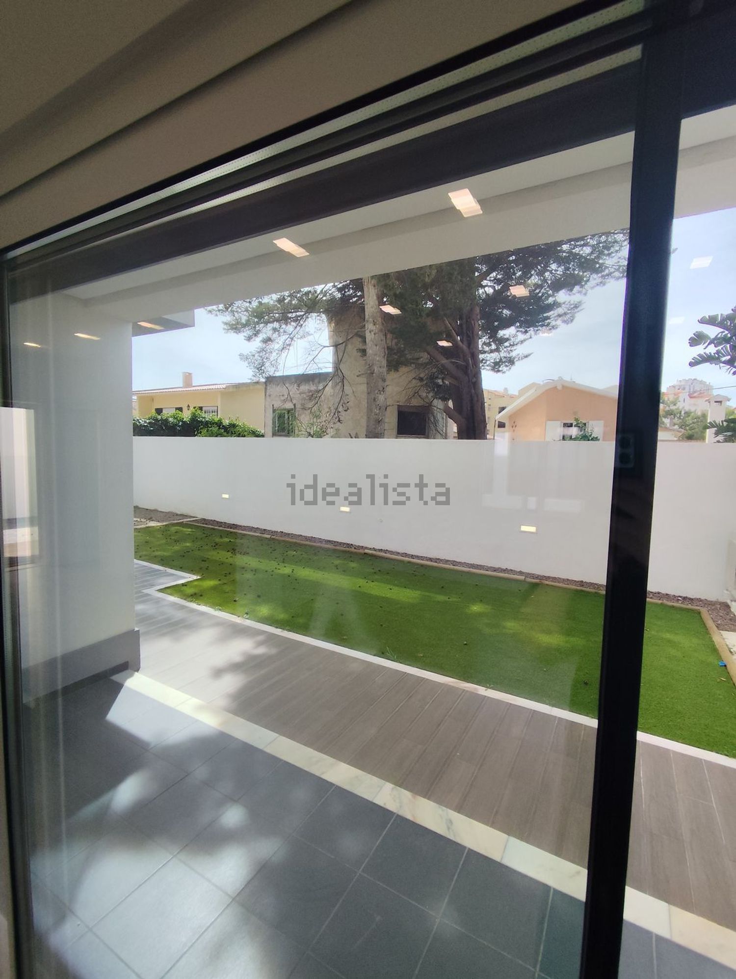 出租小楼房或独栋别墅在Praceta Santa Rita de Cássia - 花园