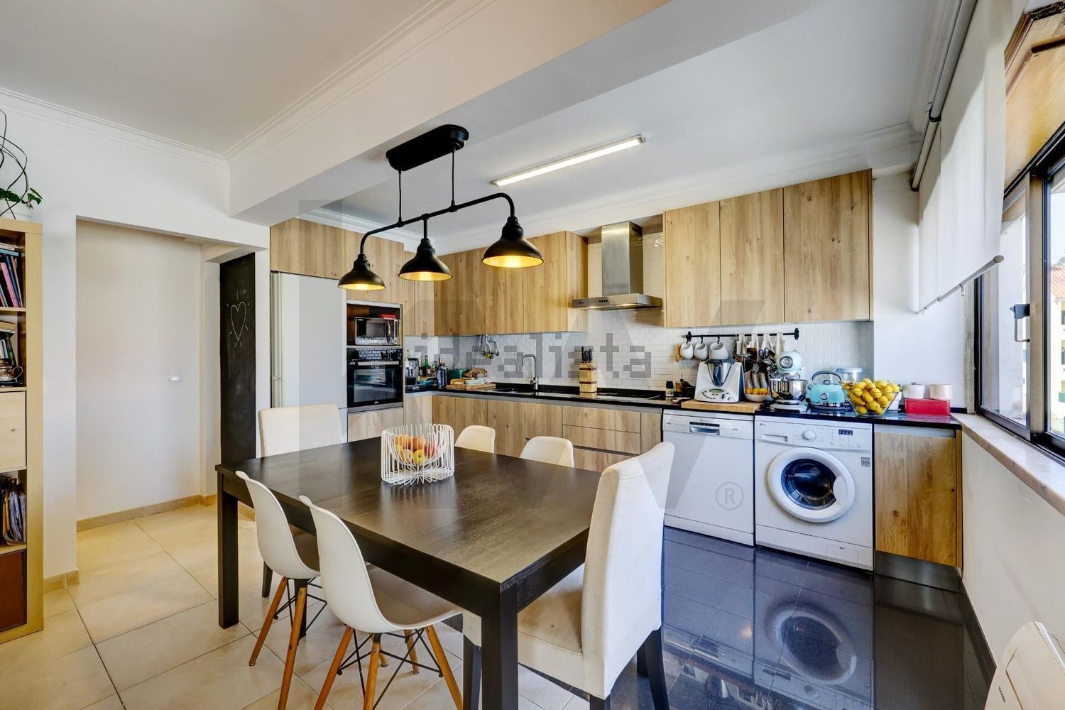 复式公寓出售在Rua Salgueiro Maia s/n - 厨房