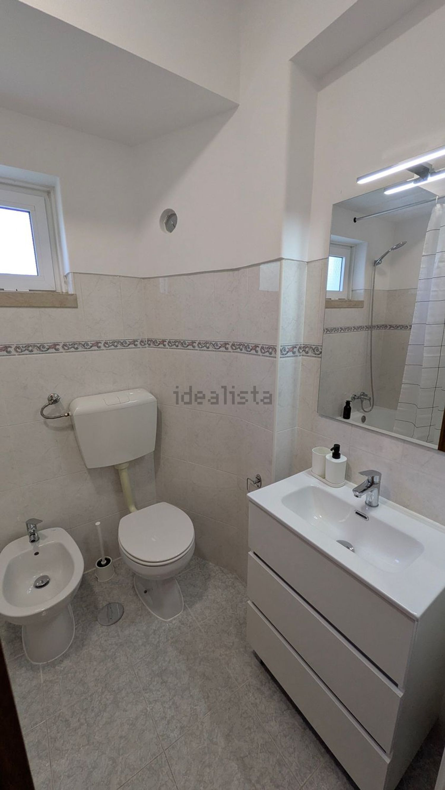 出租房间在Avenida Conde de Oeiras, 12 - 卫生间