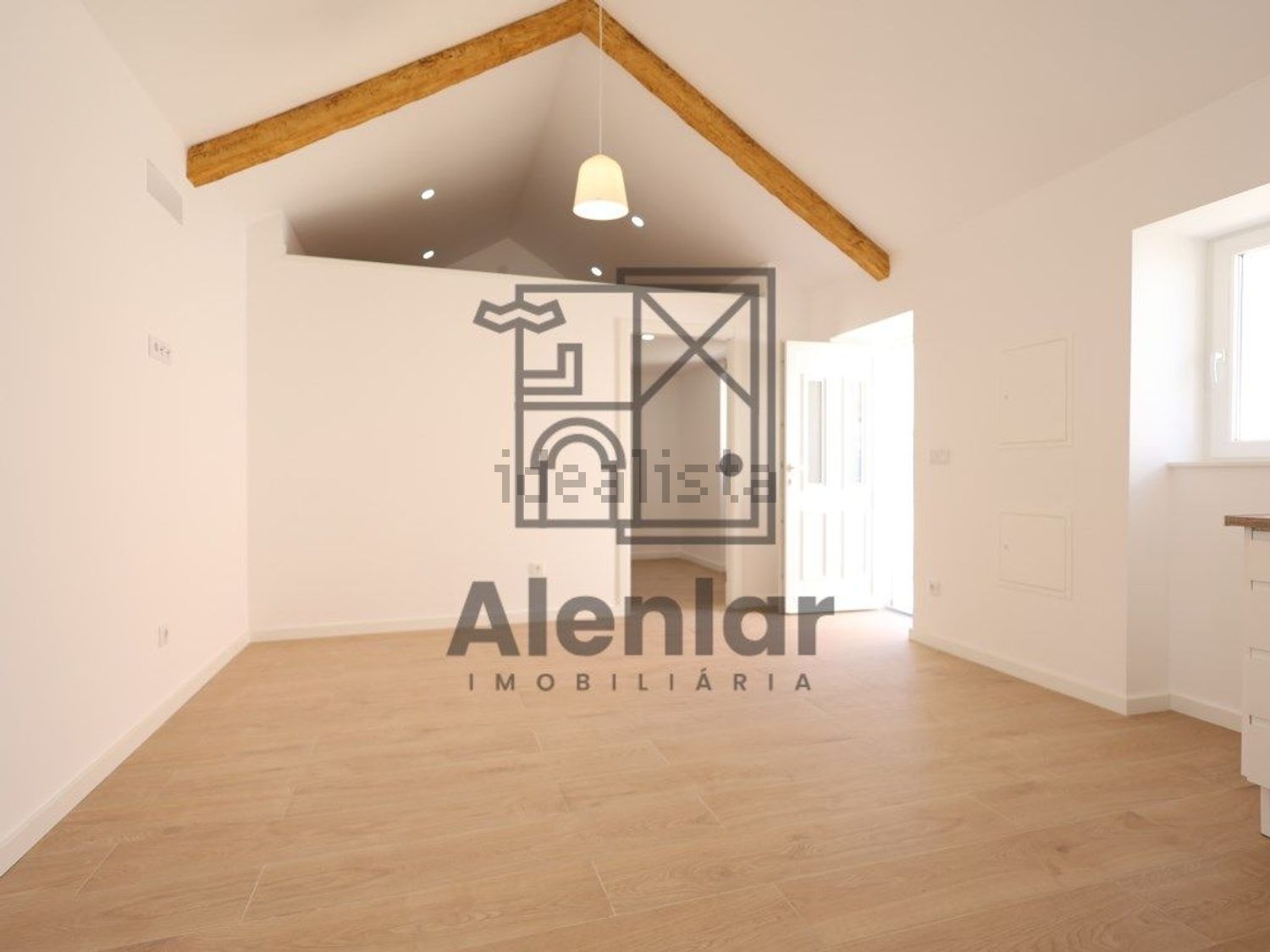 小楼房或独栋别墅出售在Ventosa - 详情