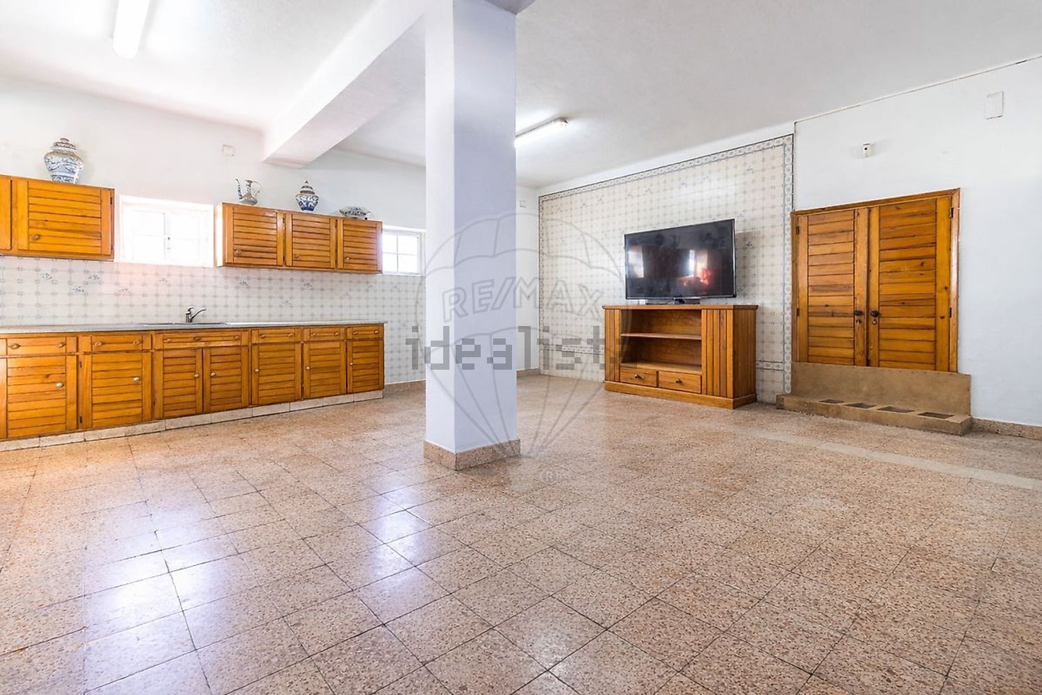 小楼房或独栋别墅出售在Rua António Sérgio - 客厅