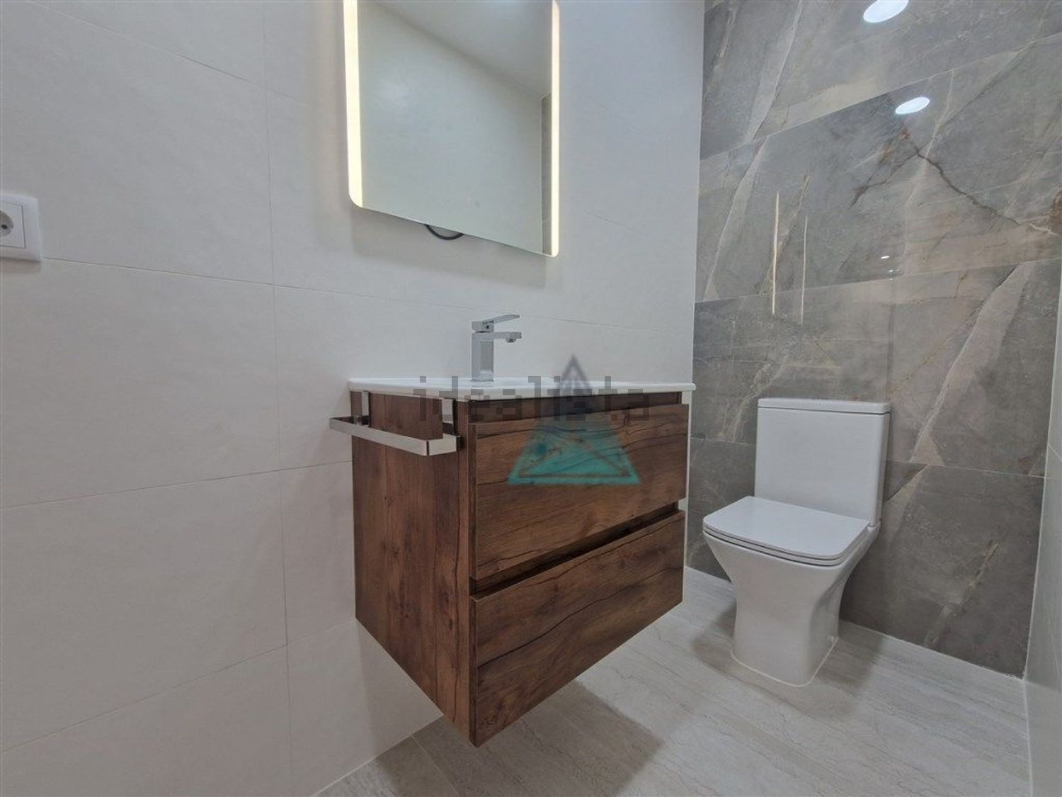 公寓 t3出售在Cruz de Pau - 卫生间