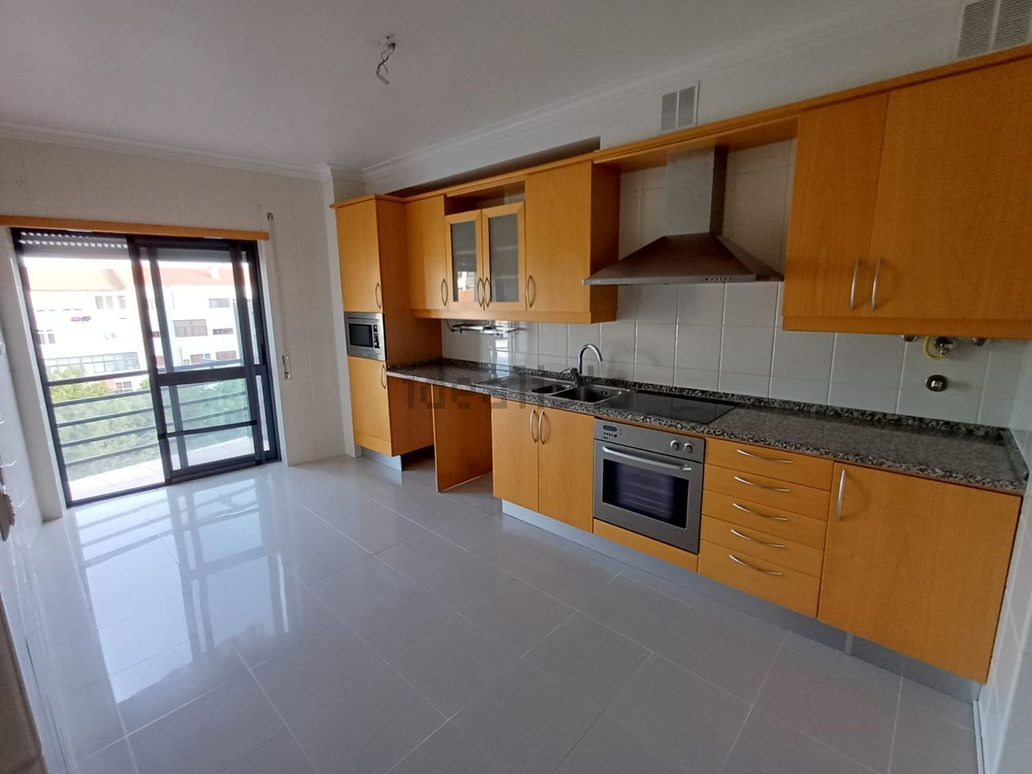 出租公寓 t3在Rua Mouzinho de Albuquerque, 27 - 厨房