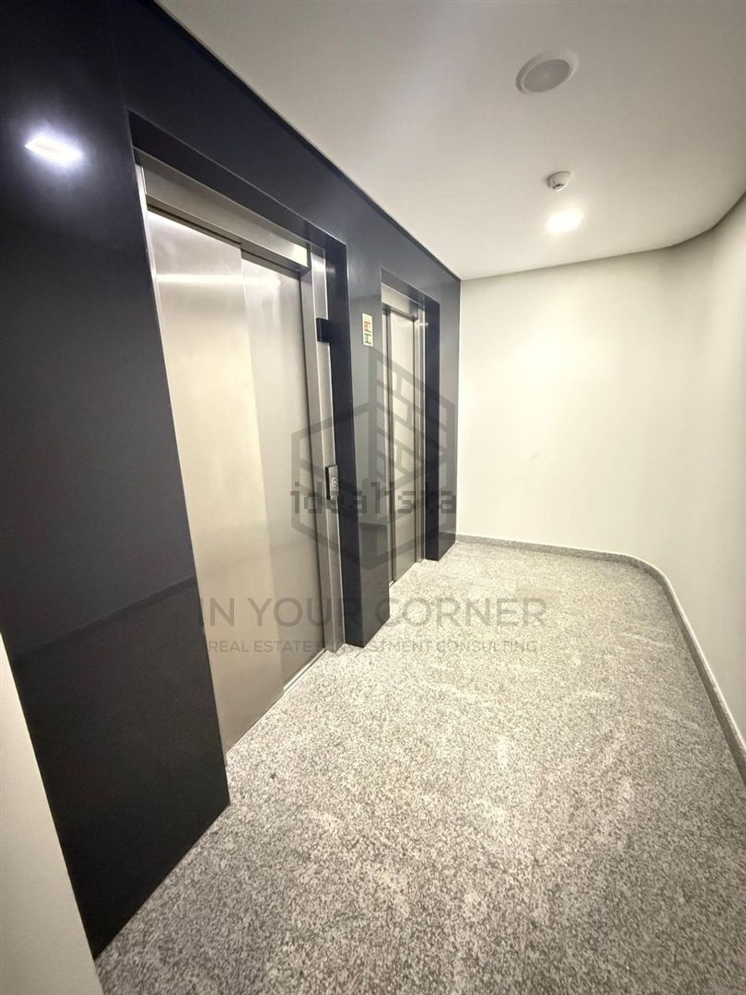 出租公寓 t3在Praça Infante Dom Duarte, 1 - 电梯