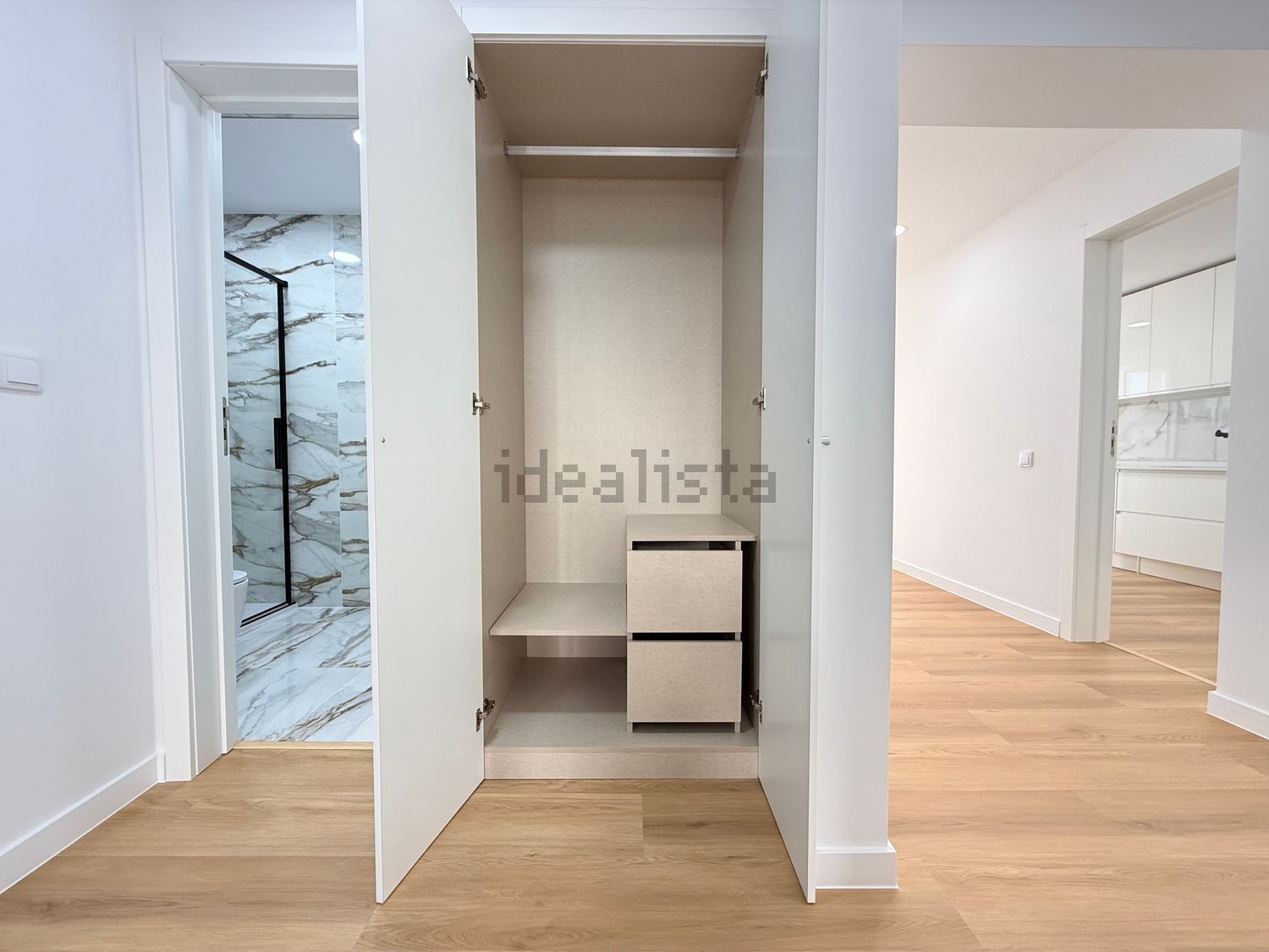 公寓 t4出售在Rua Pedro Álvares Cabral, 2 - 试衣间