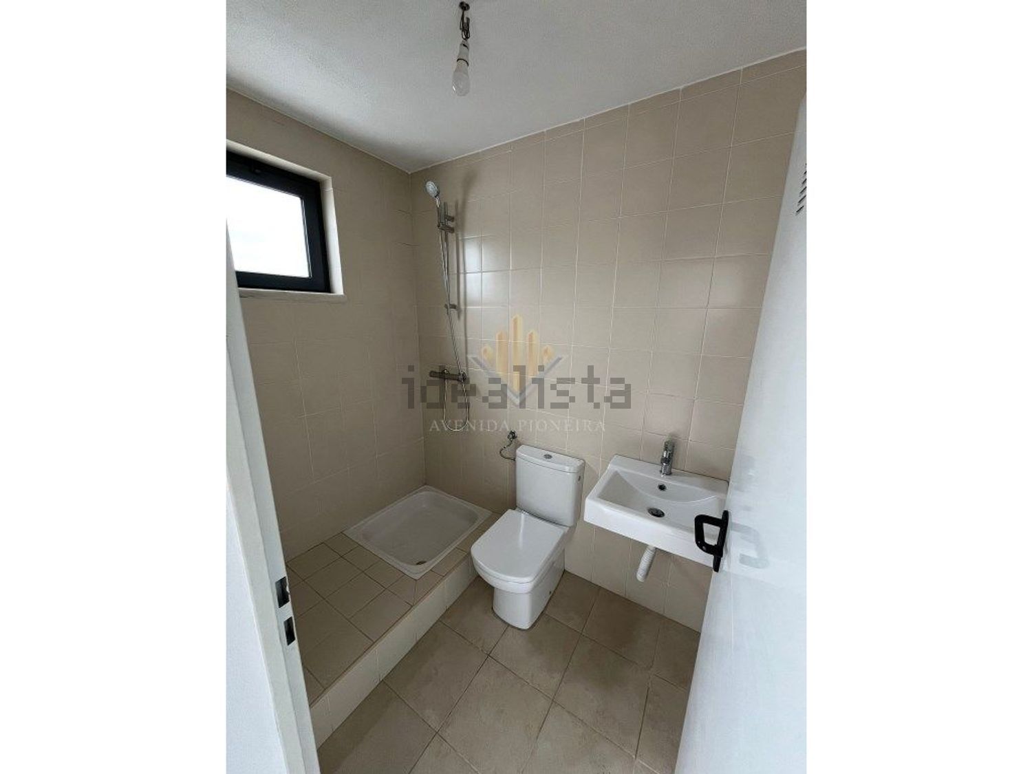 小楼房或独栋别墅出售在Rua Pulido Valente - 卫生间