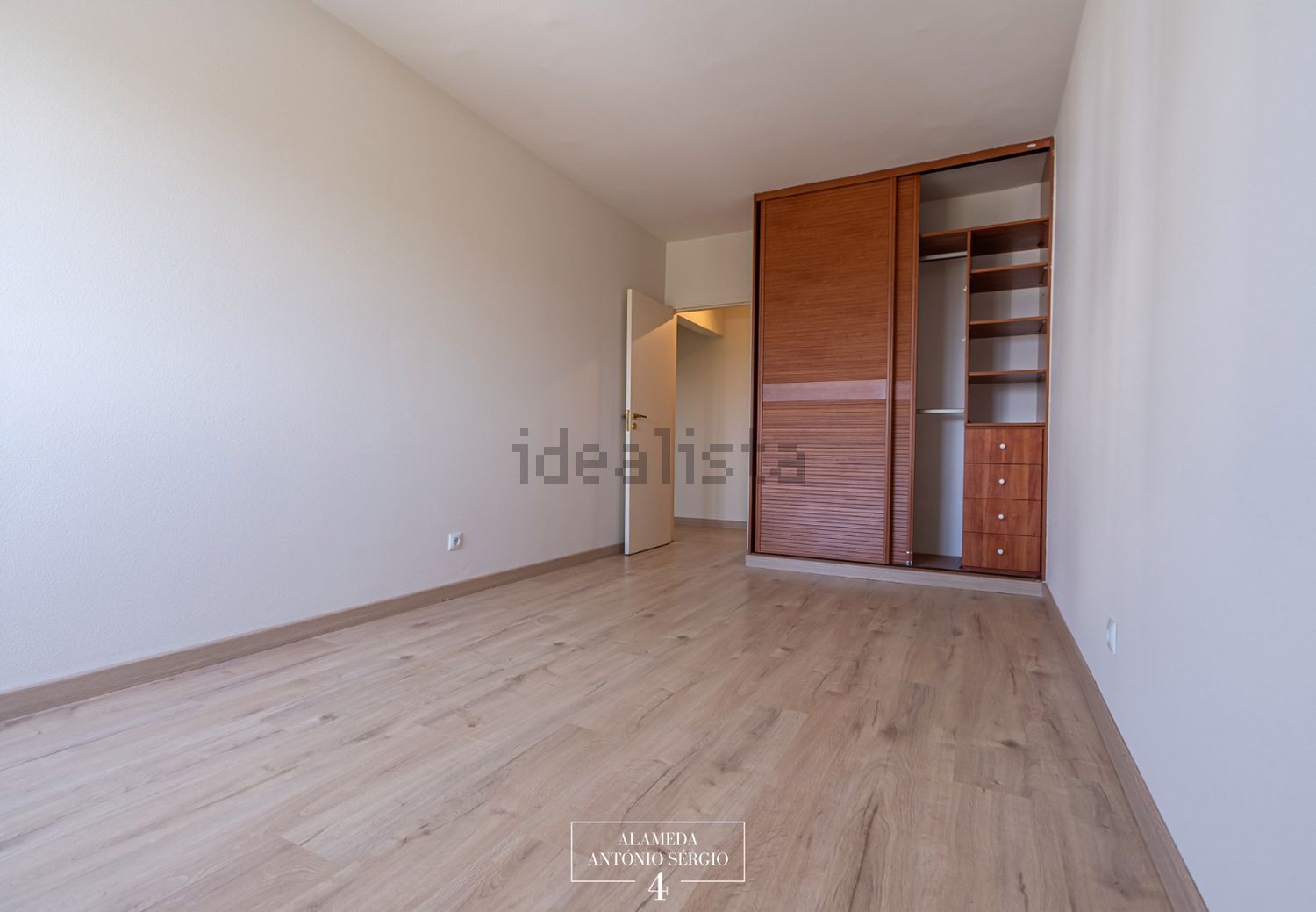 出租公寓 t2在Alameda António Sérgio, 4 - 居住