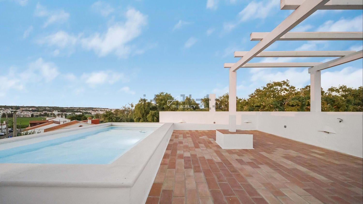 双拼别墅出售在Bairro da Quintinha - 游泳池
