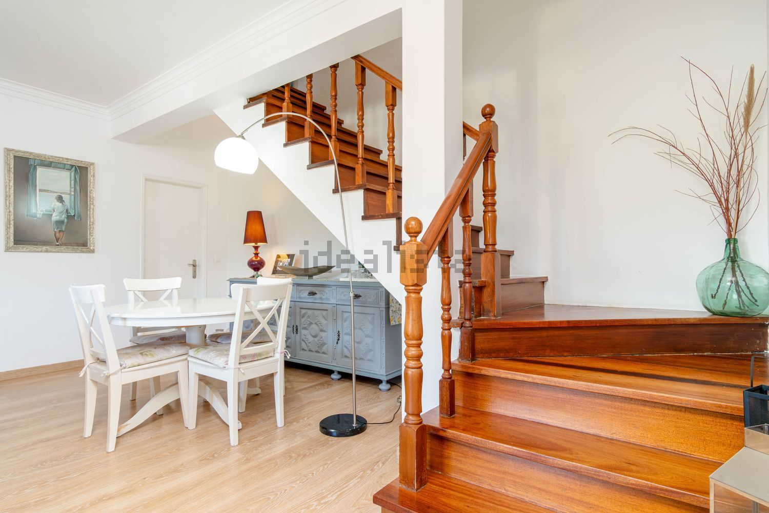 联排别墅出售在Rua Hortense Luz - 楼梯