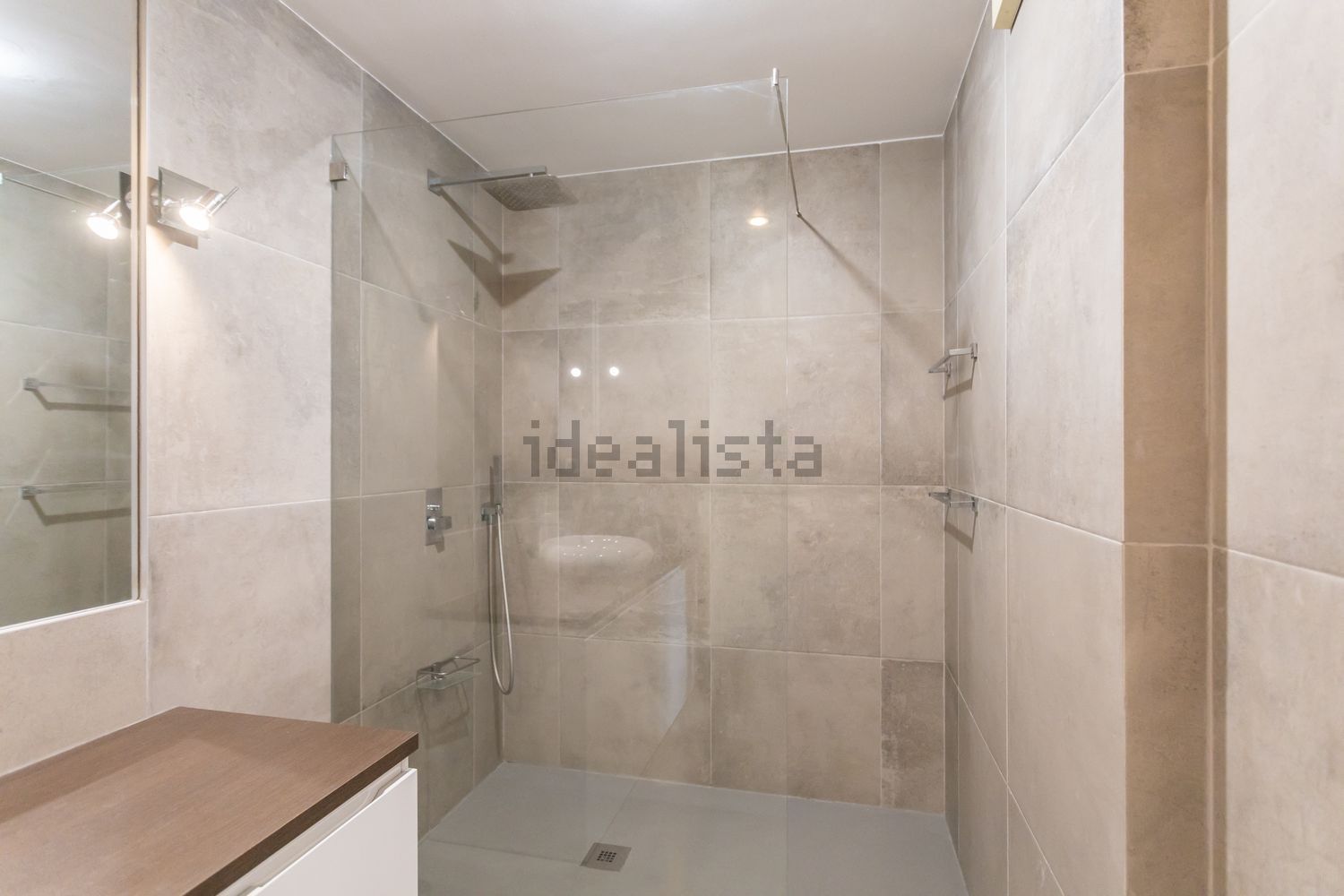 出租顶层公寓在Rua Padre Américo - 卫生间