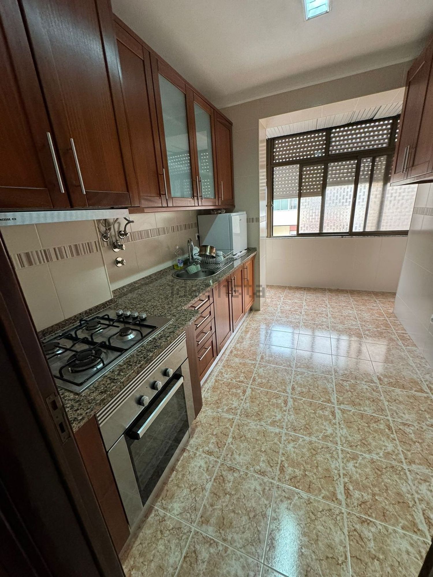 出租房间在Rua Alfredo Figueiras, 14 - 厨房