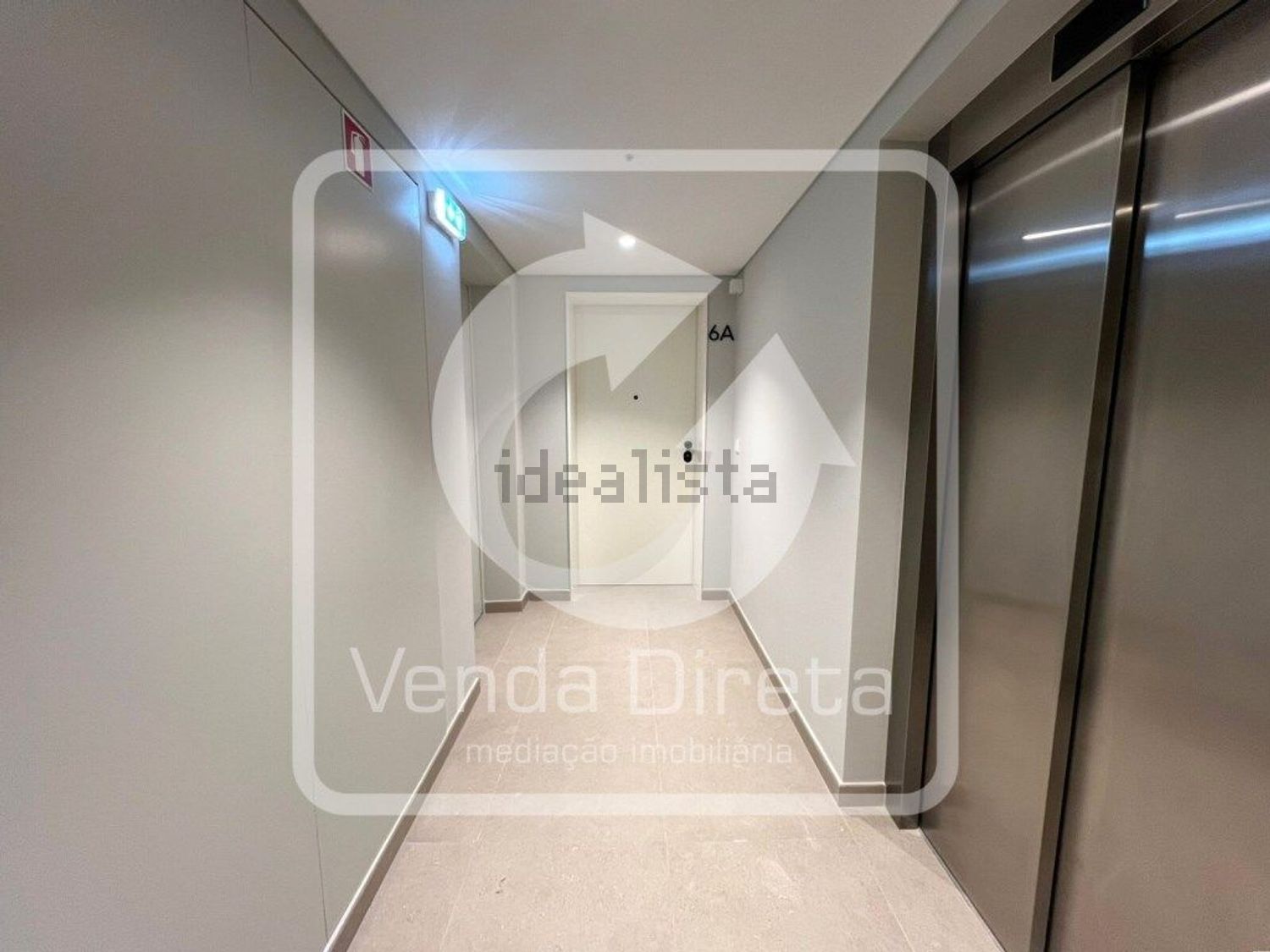 出租公寓 t2在Rua Bombeiros Voluntários do Barreiro, 17 - 过道