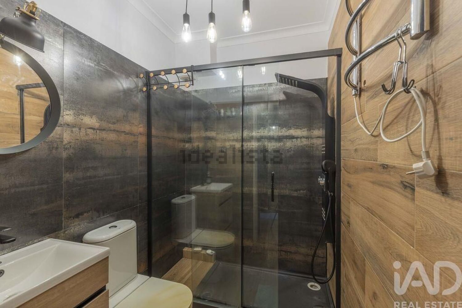 小楼房或独栋别墅出售在Penedo - Matarraque - 卫生间