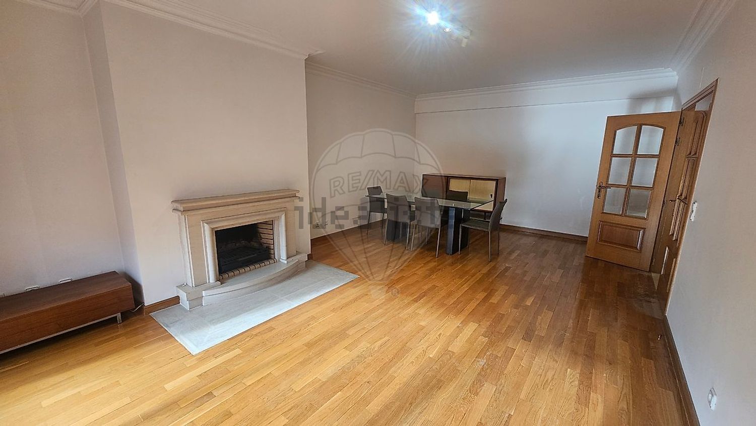 出租公寓 t2在Rua Poeta Bocage - 客厅