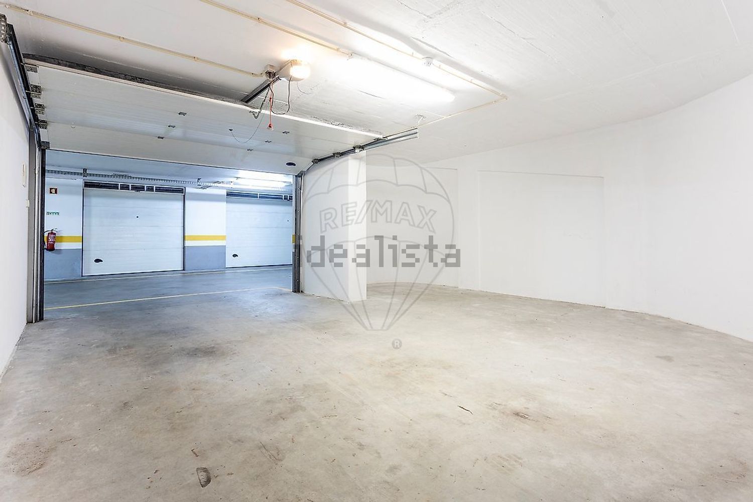 公寓 t3出售在Avenida Diogo Cão - 停车位