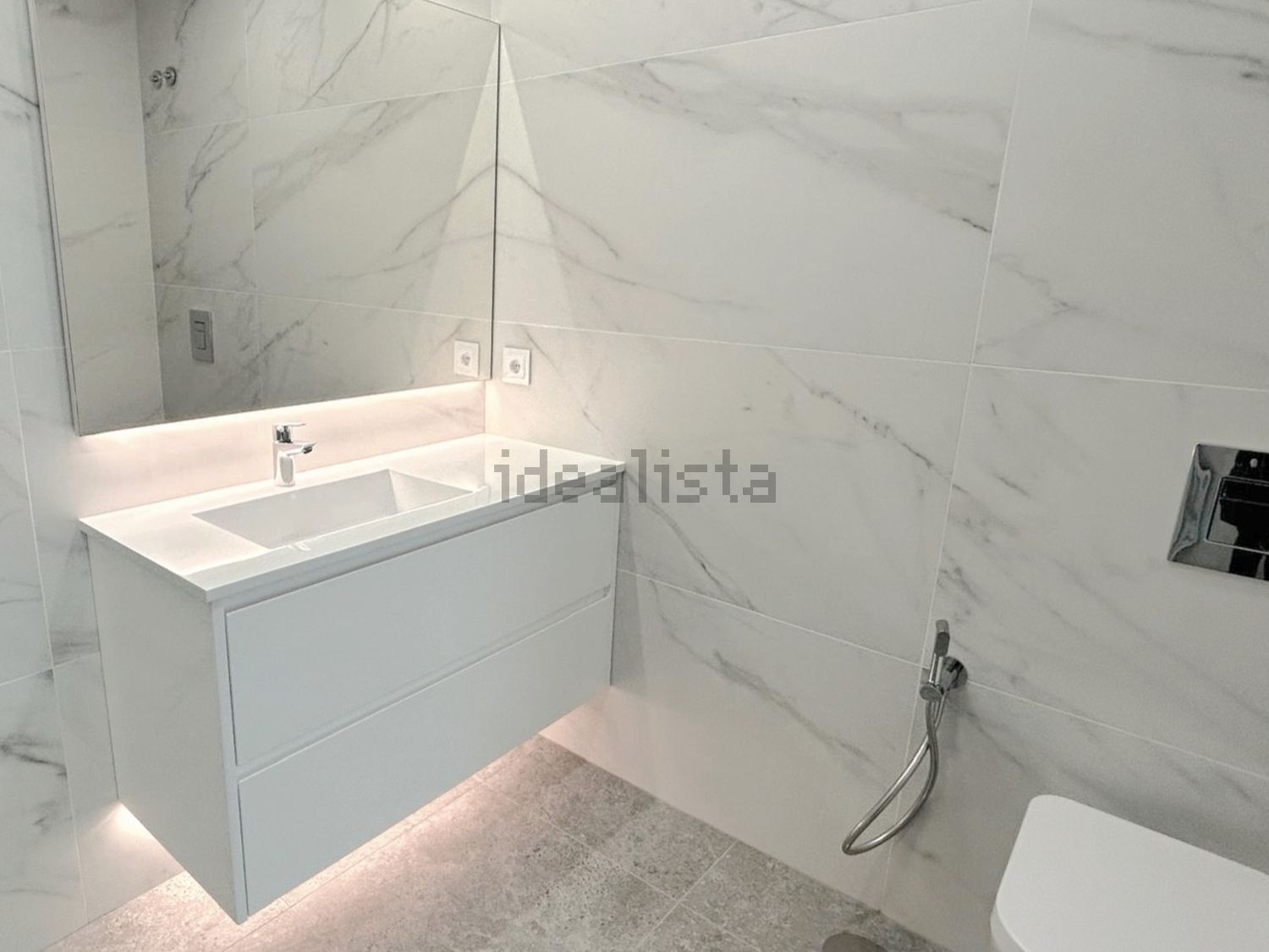 公寓 t3出售在Rua Indiveri Colucci - 卫生间