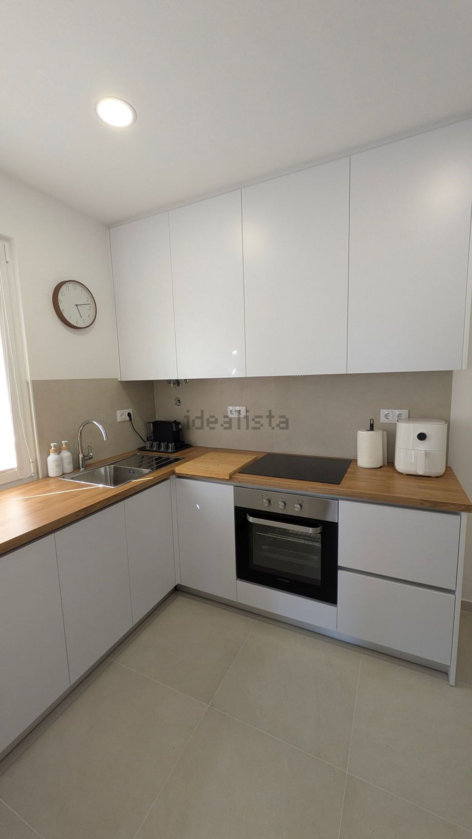 出租房间在Avenida Conde de Oeiras, 12 - 厨房