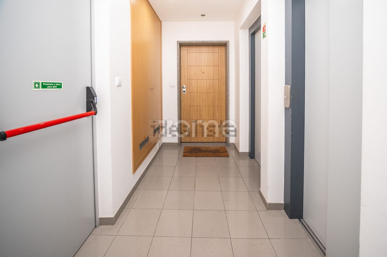 公寓 t3出售在Rua Macau, 14 - 过道