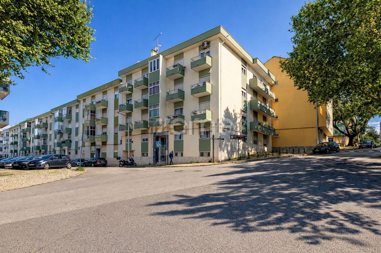 公寓 t2出售在Rua General Humberto Delgado, 41 - 外立面