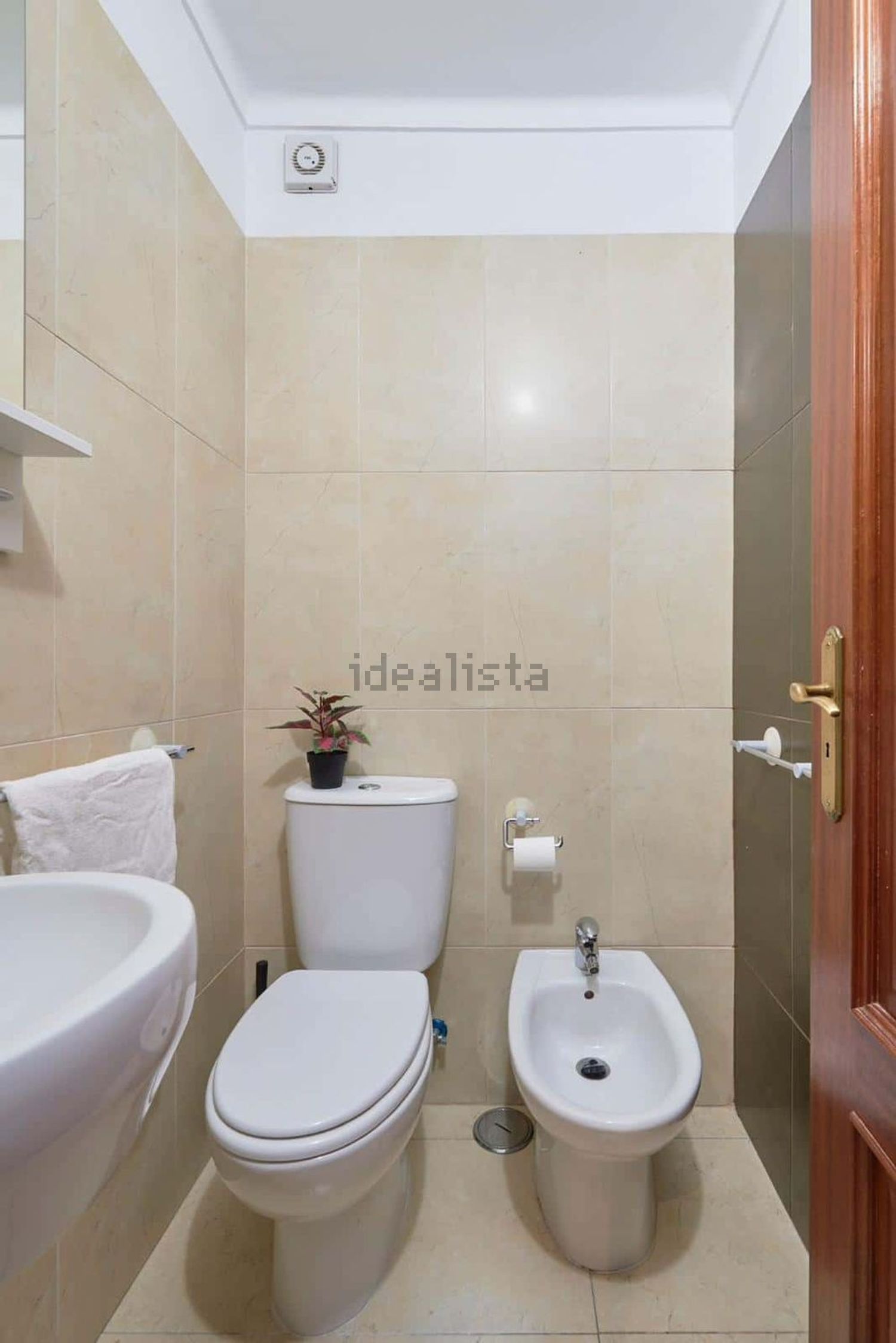 出租房间在Praça Capitães de Abril, 6 a - 卫生间