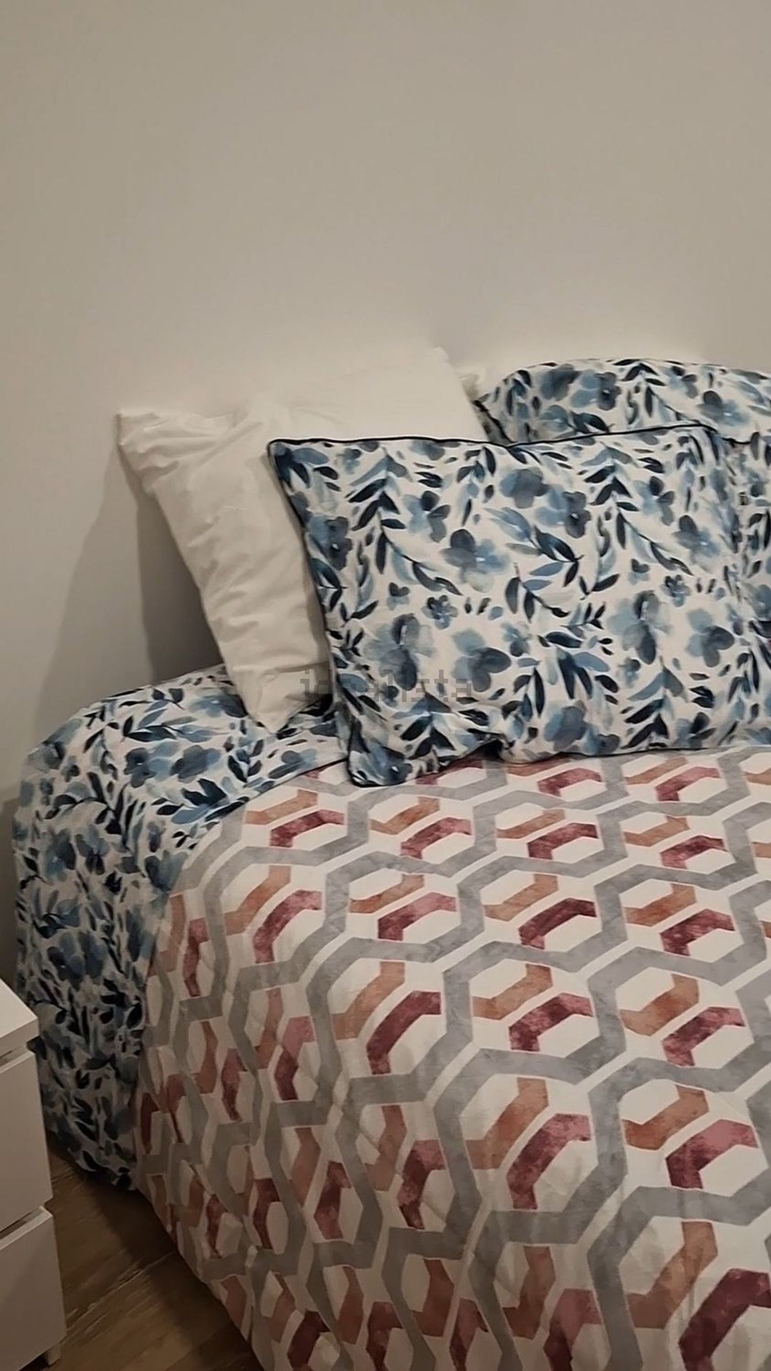 出租t0（单人公寓）在Avenida José Elias Garcia, 213 - 卧室