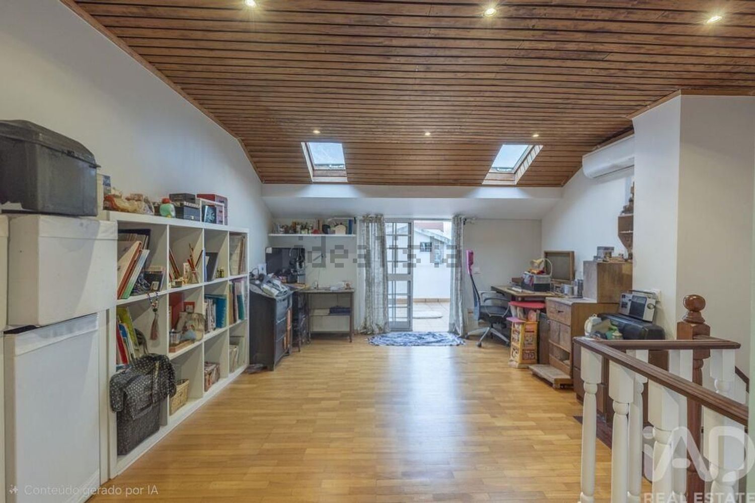 小楼房或独栋别墅出售在Penedo - Matarraque - 客厅