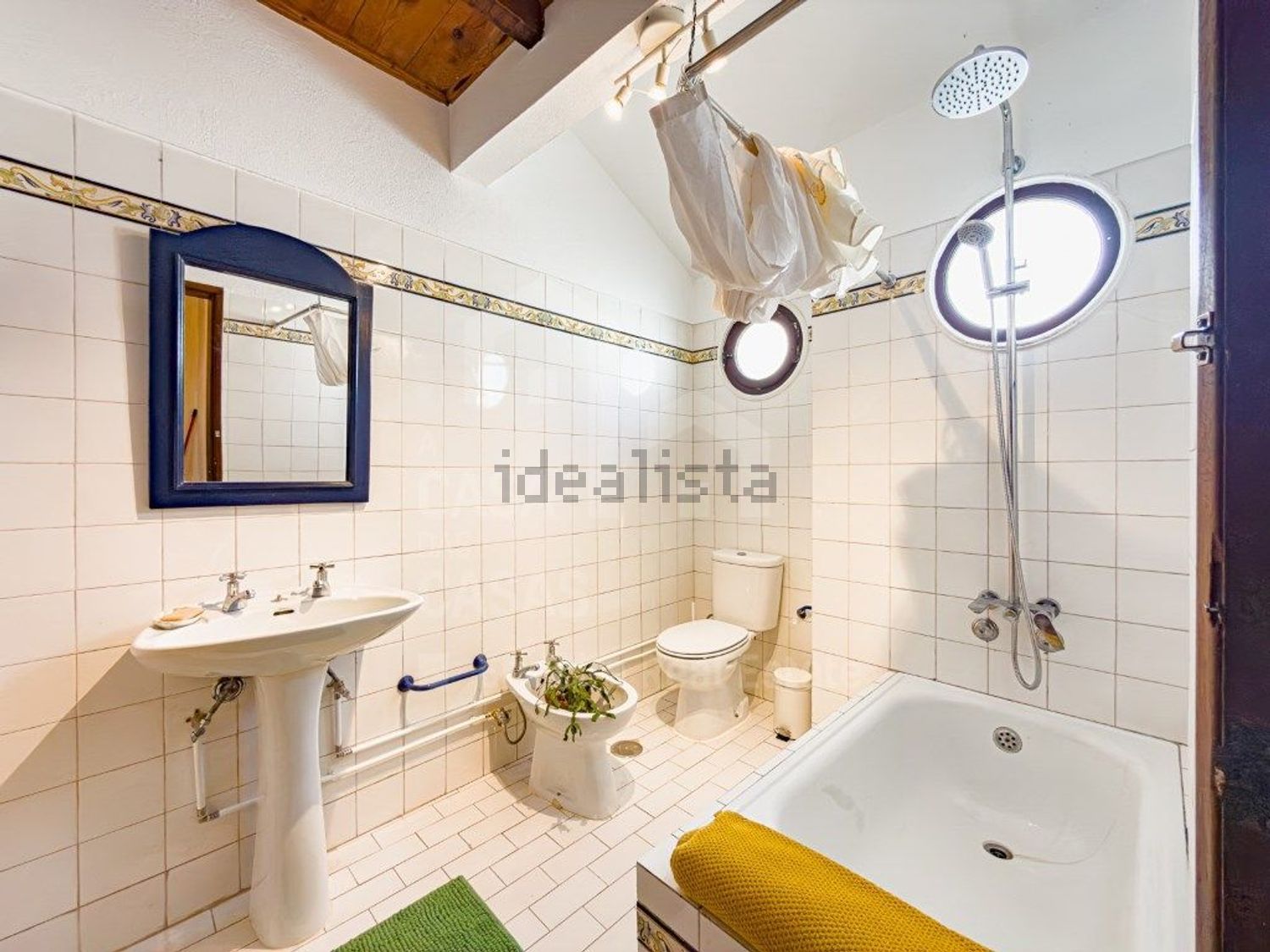 小楼房或独栋别墅出售在São Pedro da Cadeira - 卫生间