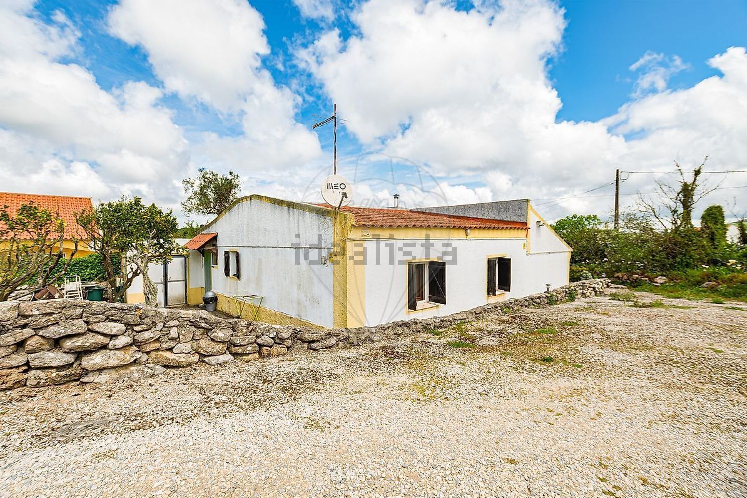 小楼房或独栋别墅出售在Estrada Sem Nome - 外立面