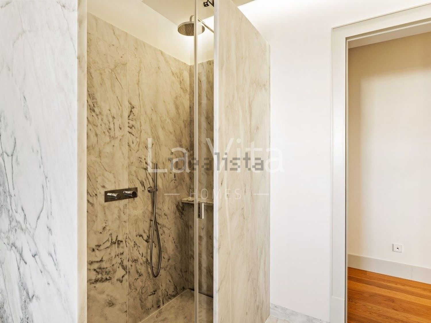 双拼别墅出售在Avenida Marginal - 卫生间